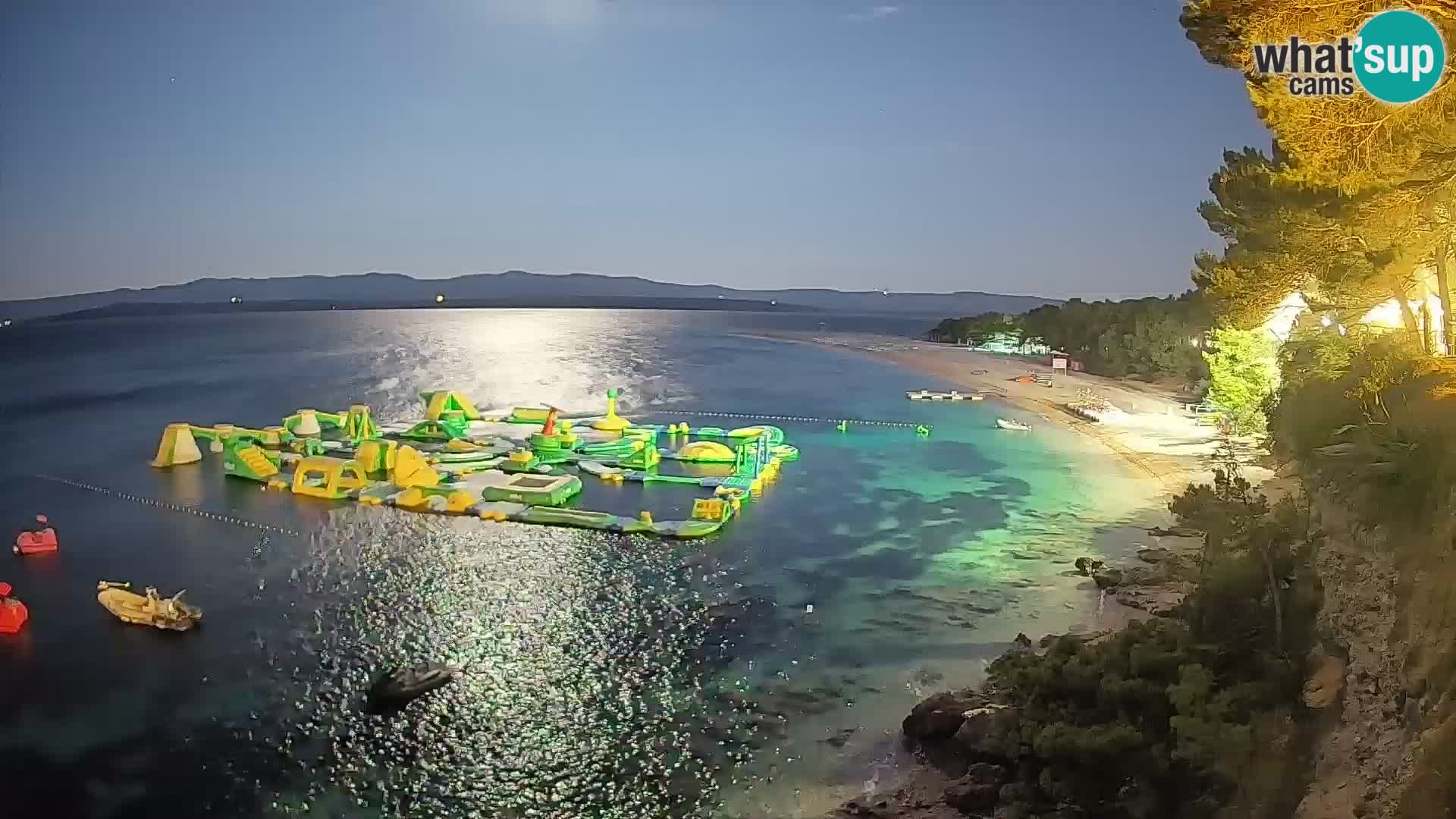 Spletna kamera Bol Zlatni Rat – Pogled v živo z otoka Brač