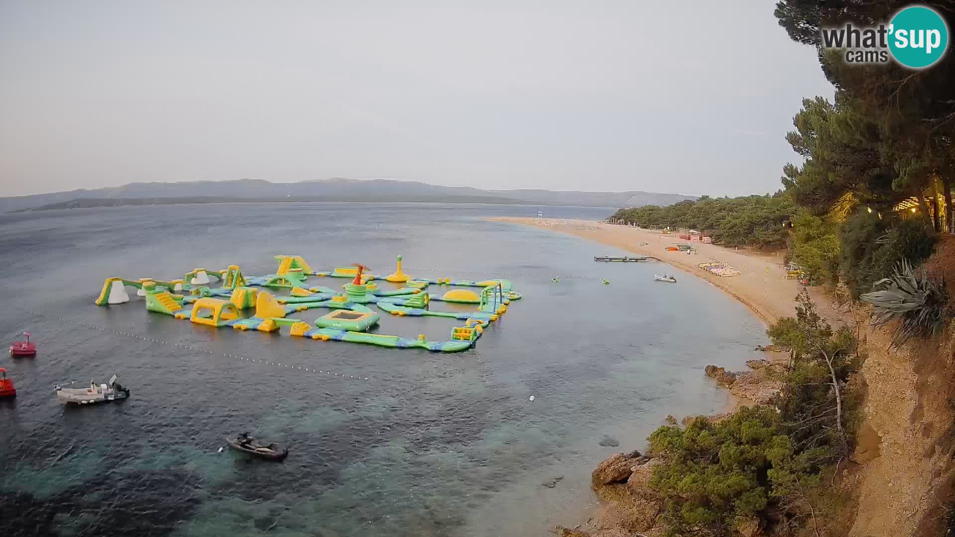 Spletna kamera Bol Zlatni Rat – Pogled v živo z otoka Brač