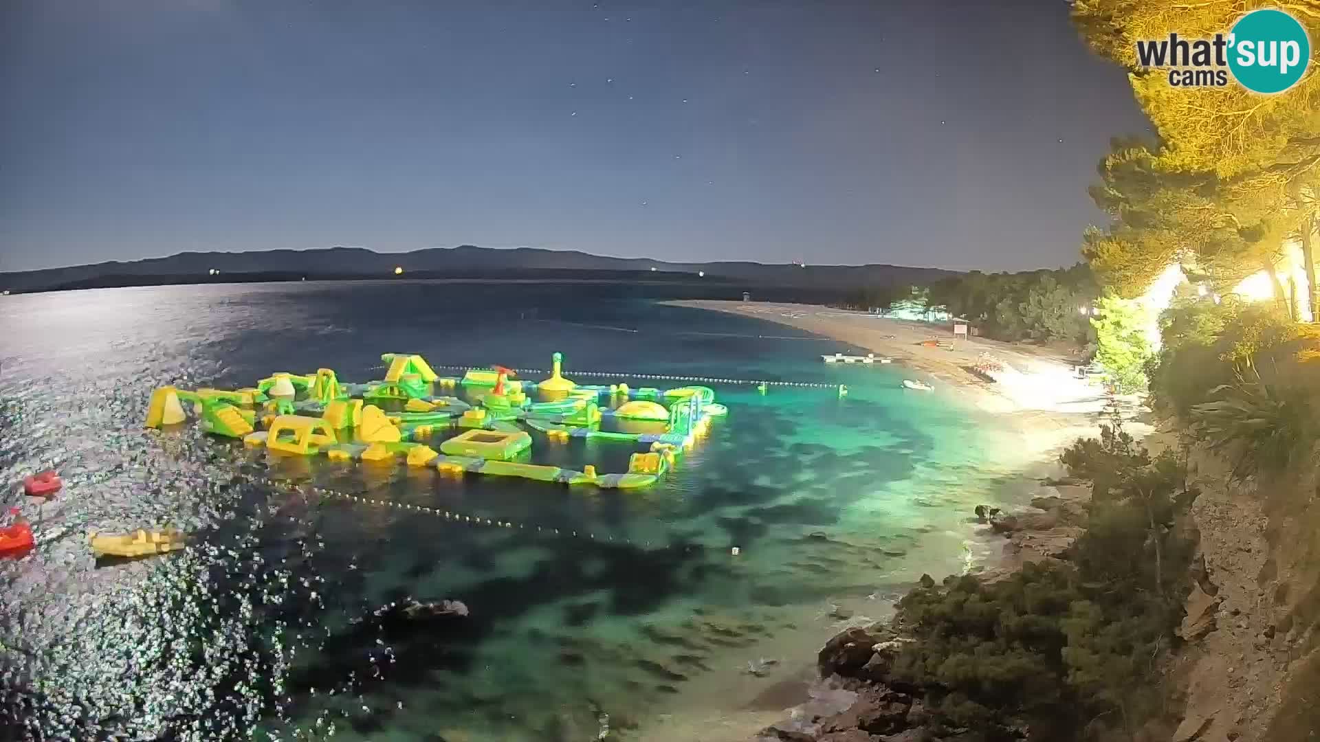 Spletna kamera Bol Zlatni Rat – Pogled v živo z otoka Brač