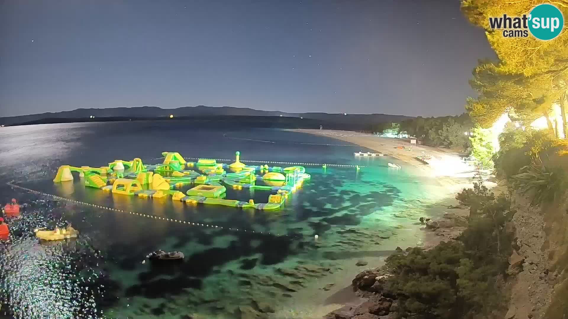 Spletna kamera Bol Zlatni Rat – Pogled v živo z otoka Brač