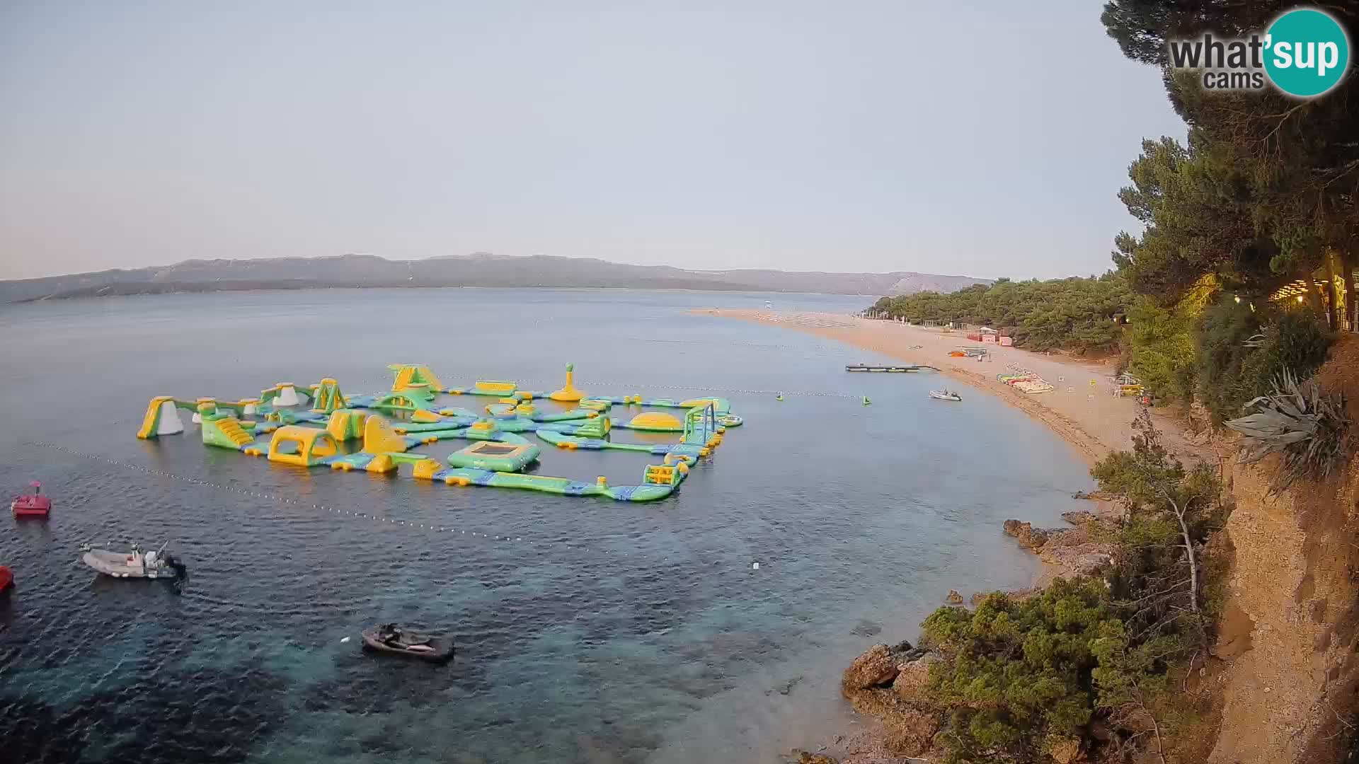 Web kamera Bol Zlatni Rat – Pogled uživo s otoka Brača