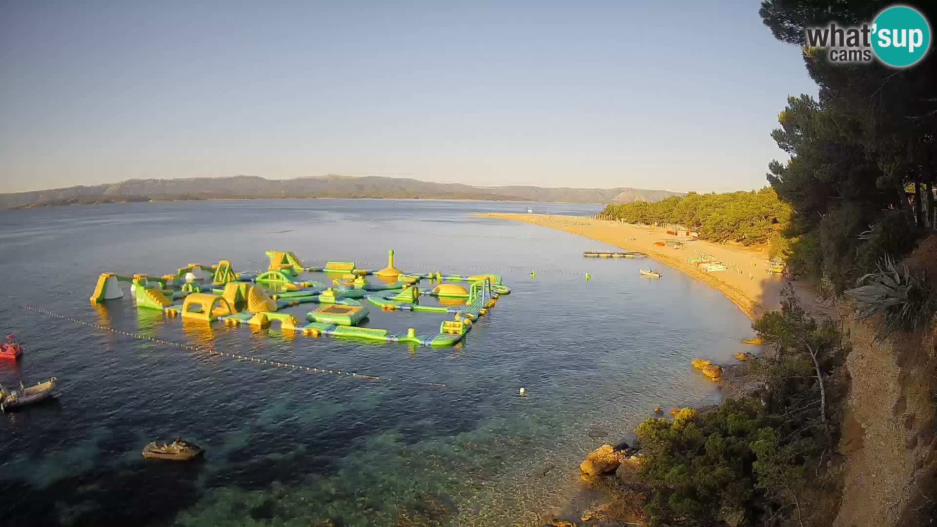 Spletna kamera Bol Zlatni Rat – Pogled v živo z otoka Brač
