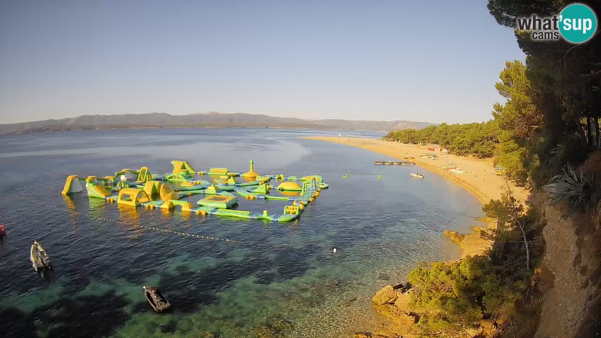 Web kamera Bol Zlatni Rat – Pogled uživo s otoka Brača
