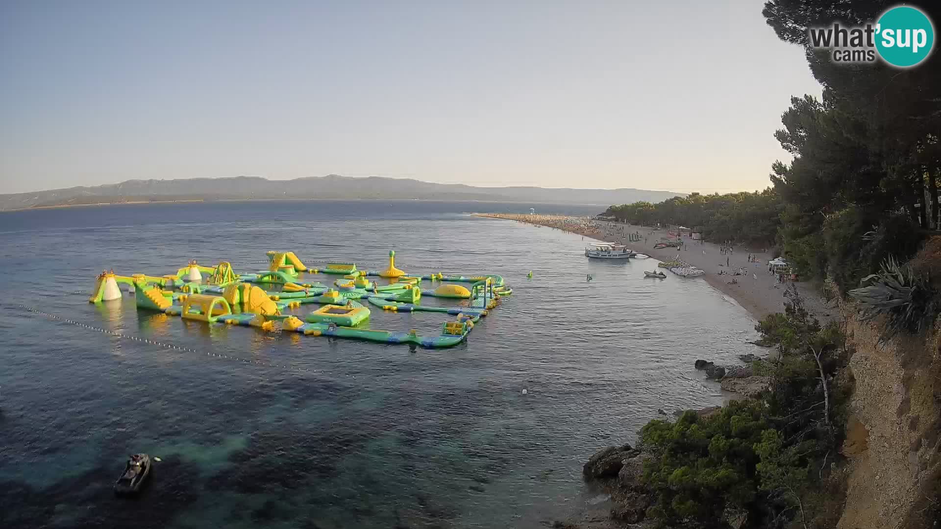 Web kamera Bol Zlatni Rat – Pogled uživo s otoka Brača