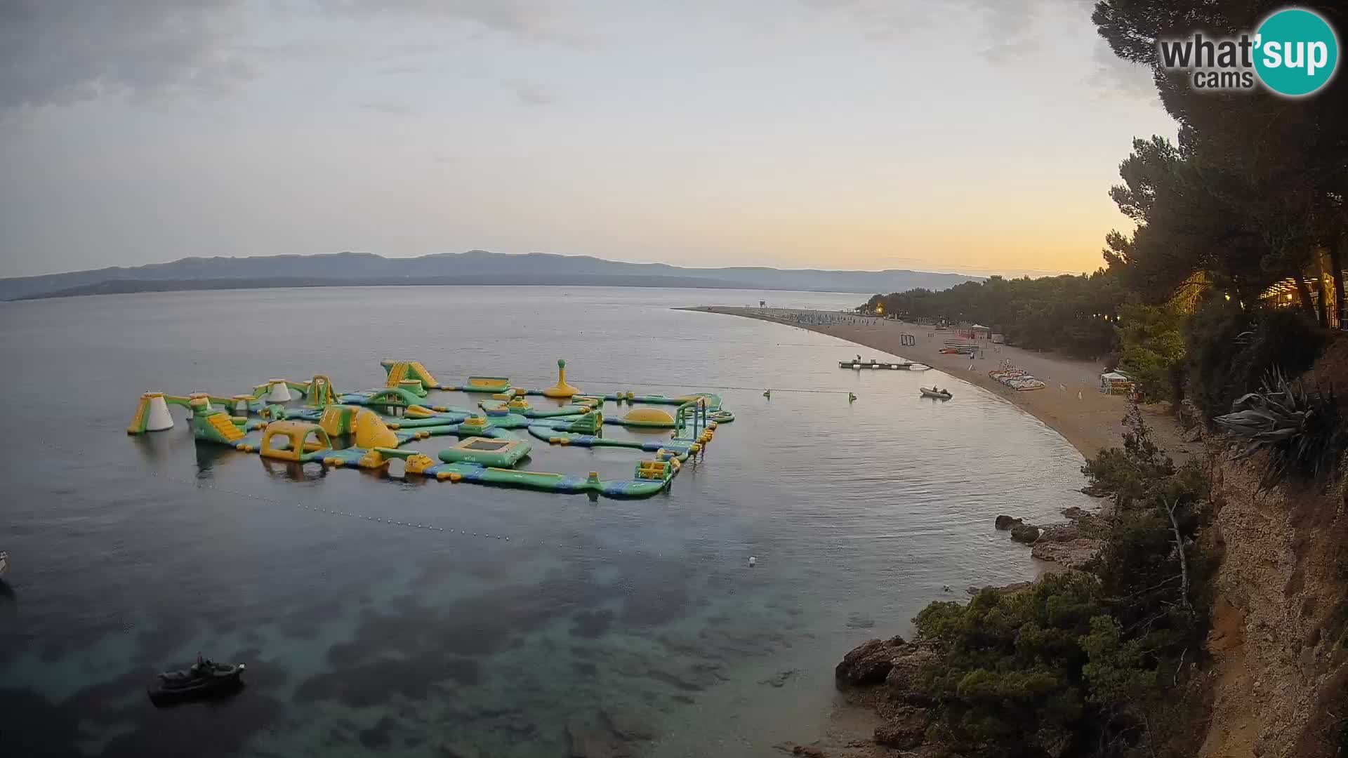 Spletna kamera Bol Zlatni Rat – Pogled v živo z otoka Brač