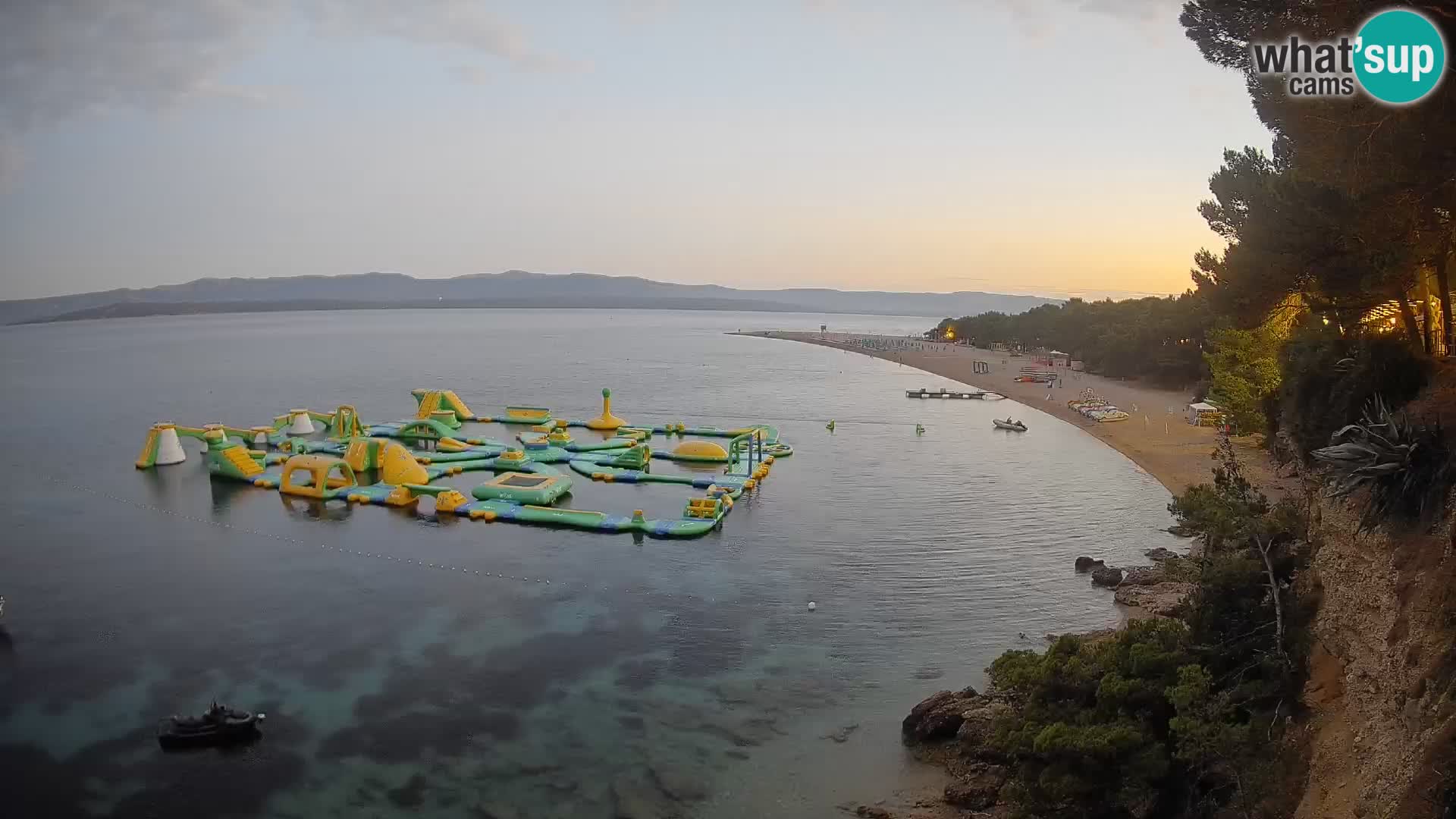 Web kamera Bol Zlatni Rat – Pogled uživo s otoka Brača