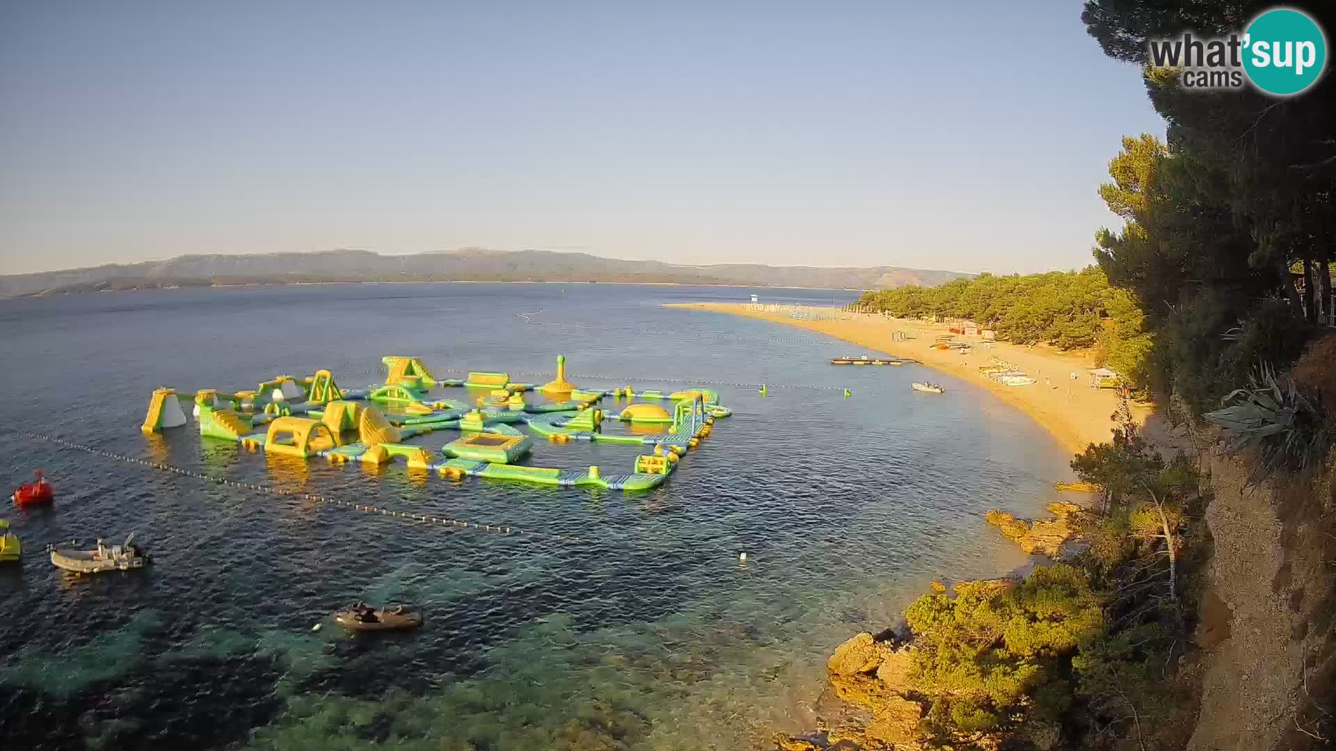 Spletna kamera Bol Zlatni Rat – Pogled v živo z otoka Brač