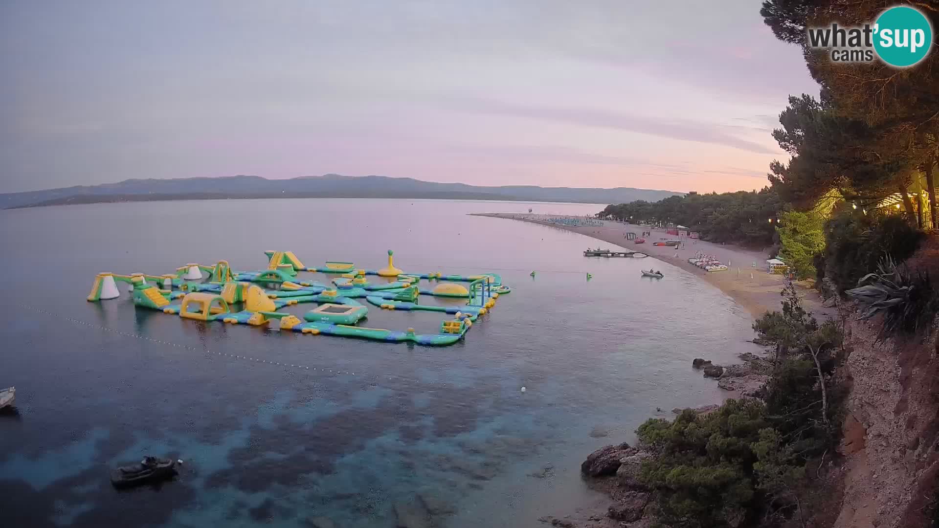 Web kamera Bol Zlatni Rat – Pogled uživo s otoka Brača