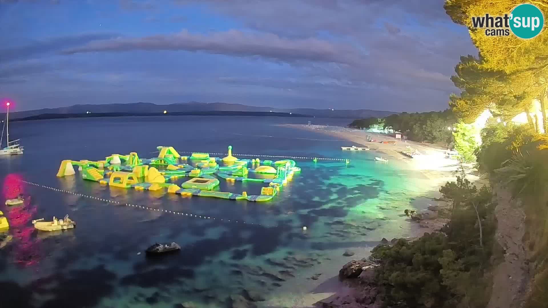 Web kamera Bol Zlatni Rat – Pogled uživo s otoka Brača