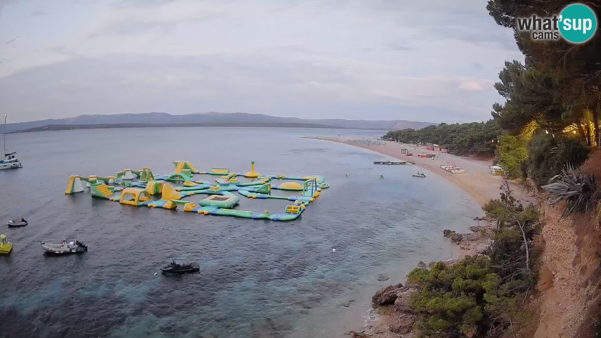 Web kamera Bol Zlatni Rat – Pogled uživo s otoka Brača