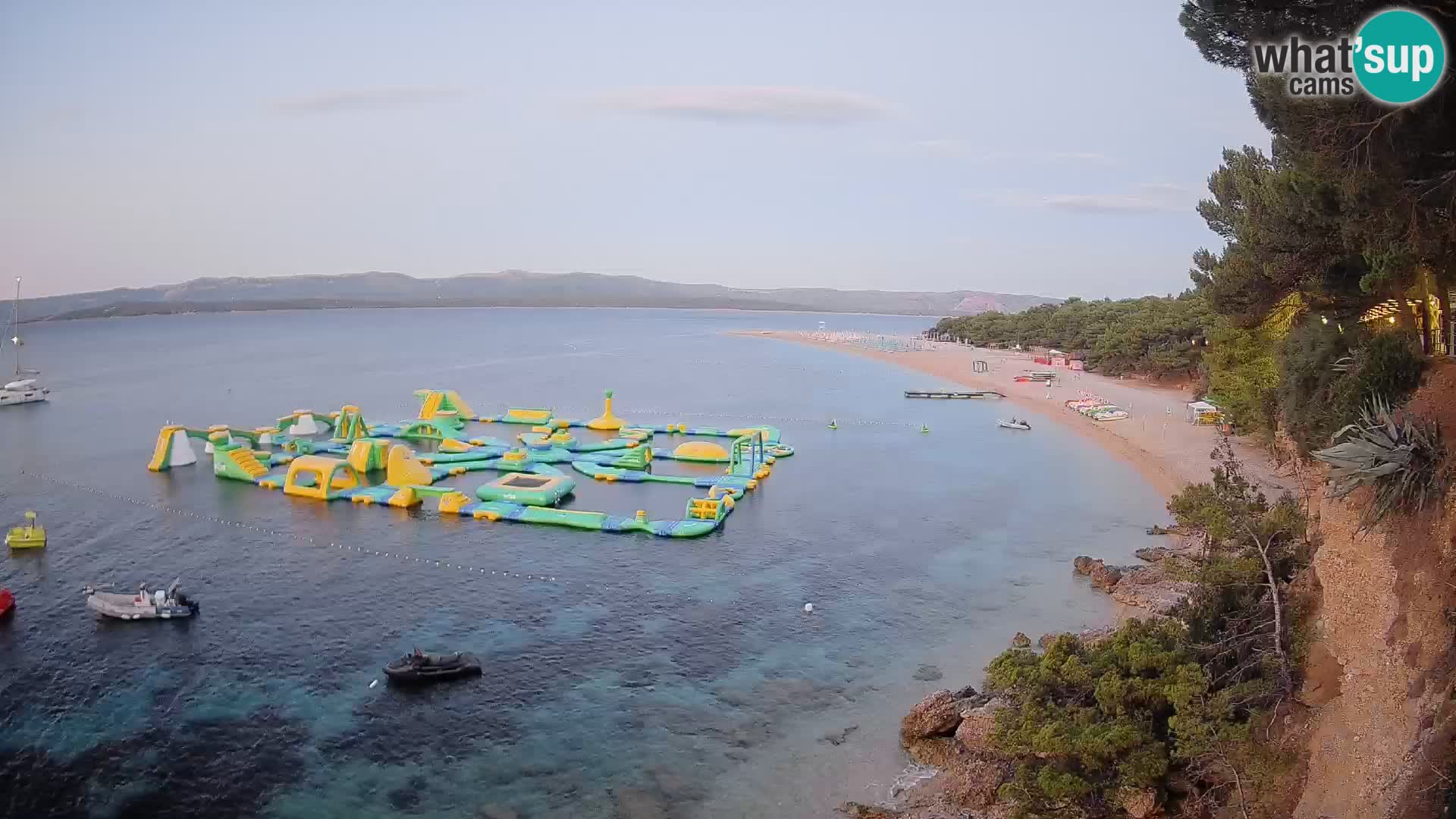 Spletna kamera Bol Zlatni Rat – Pogled v živo z otoka Brač