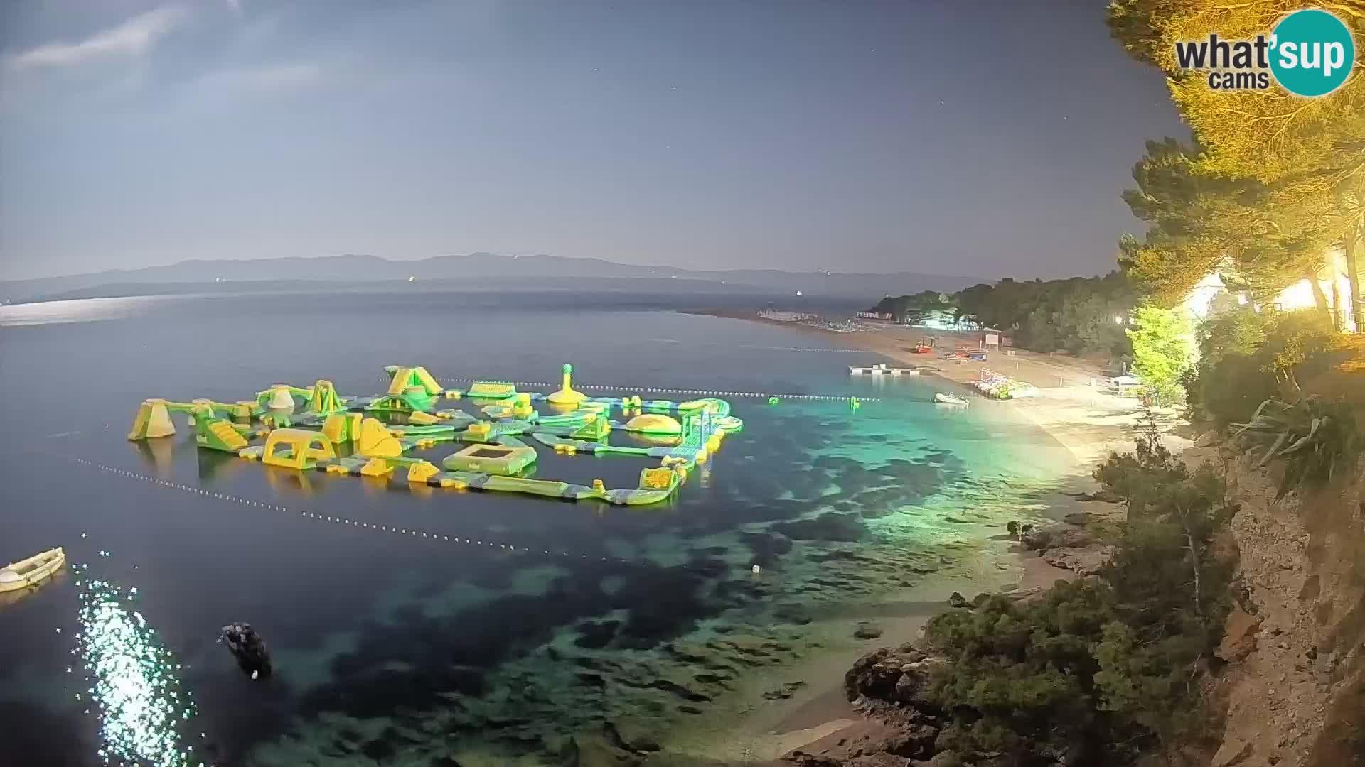 Spletna kamera Bol Zlatni Rat – Pogled v živo z otoka Brač