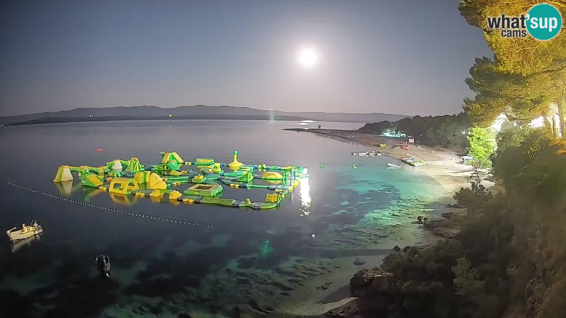 Spletna kamera Bol Zlatni Rat – Pogled v živo z otoka Brač