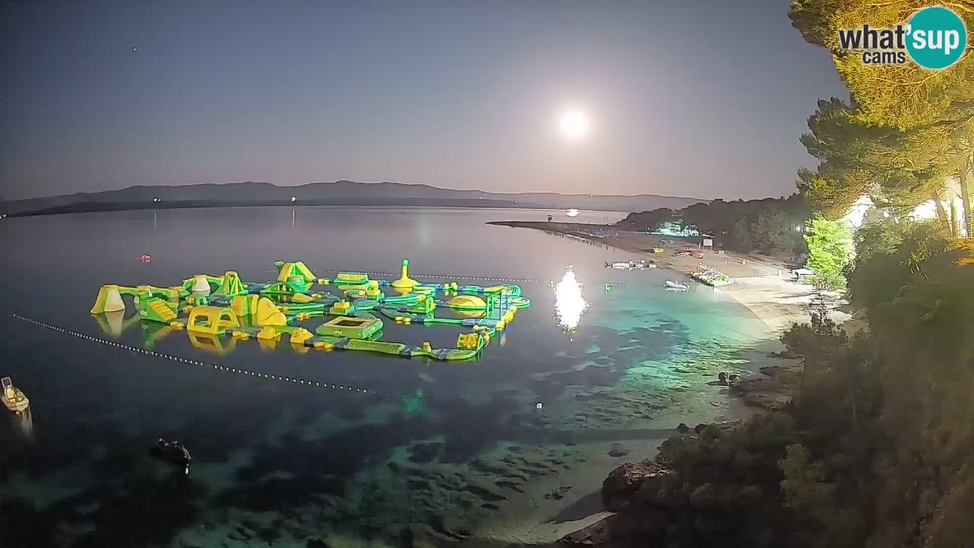 Spletna kamera Bol Zlatni Rat – Pogled v živo z otoka Brač