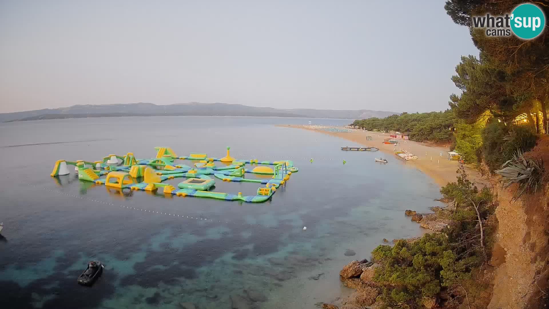 Web kamera Bol Zlatni Rat – Pogled uživo s otoka Brača