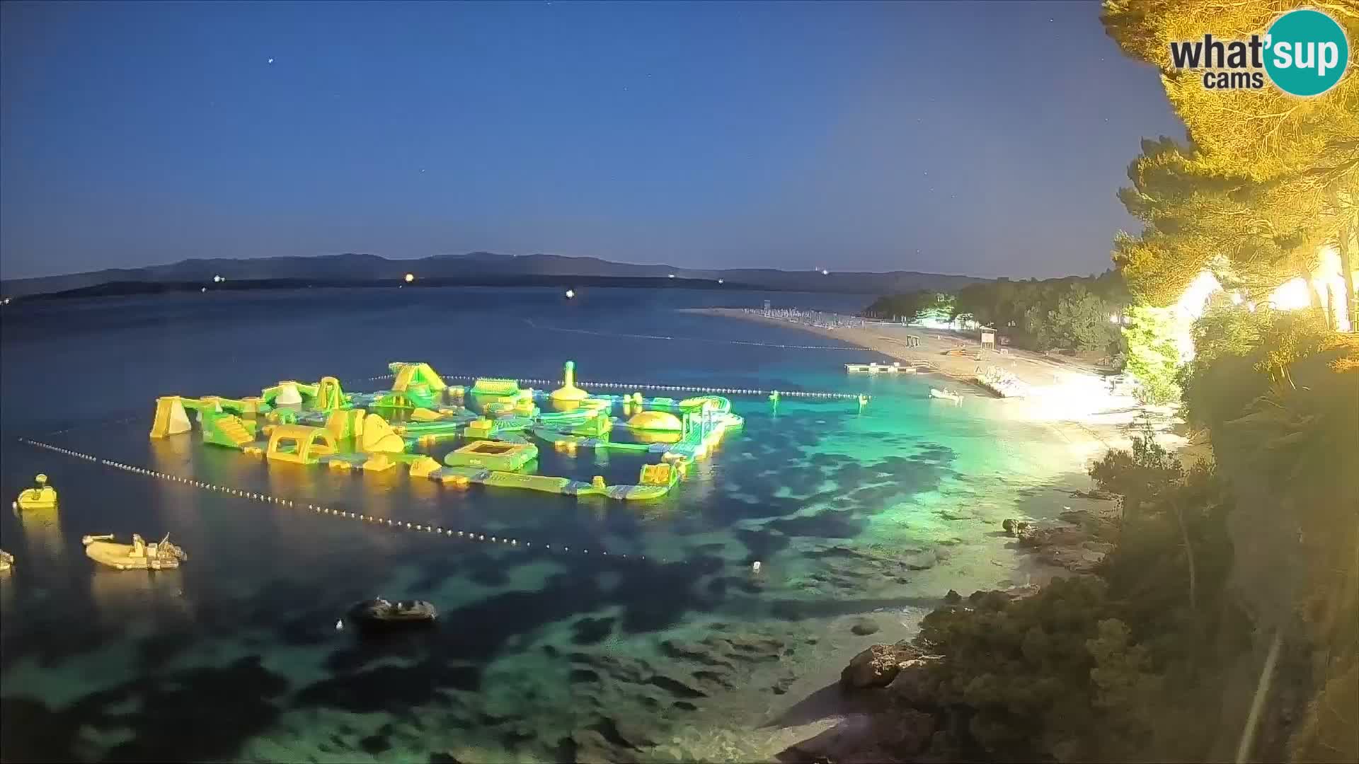 Web kamera Bol Zlatni Rat – Pogled uživo s otoka Brača