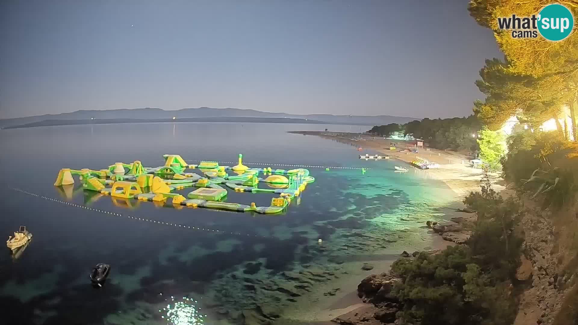 Spletna kamera Bol Zlatni Rat – Pogled v živo z otoka Brač
