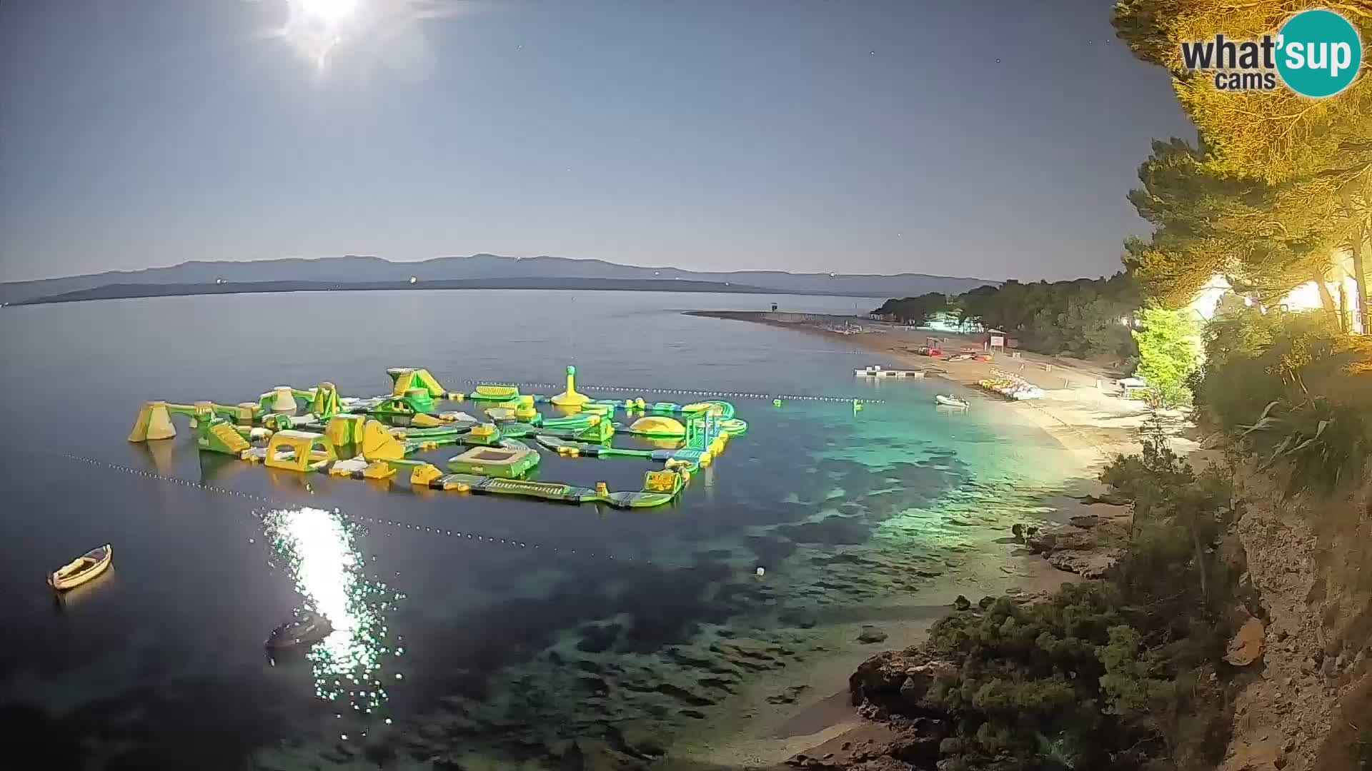 Spletna kamera Bol Zlatni Rat – Pogled v živo z otoka Brač