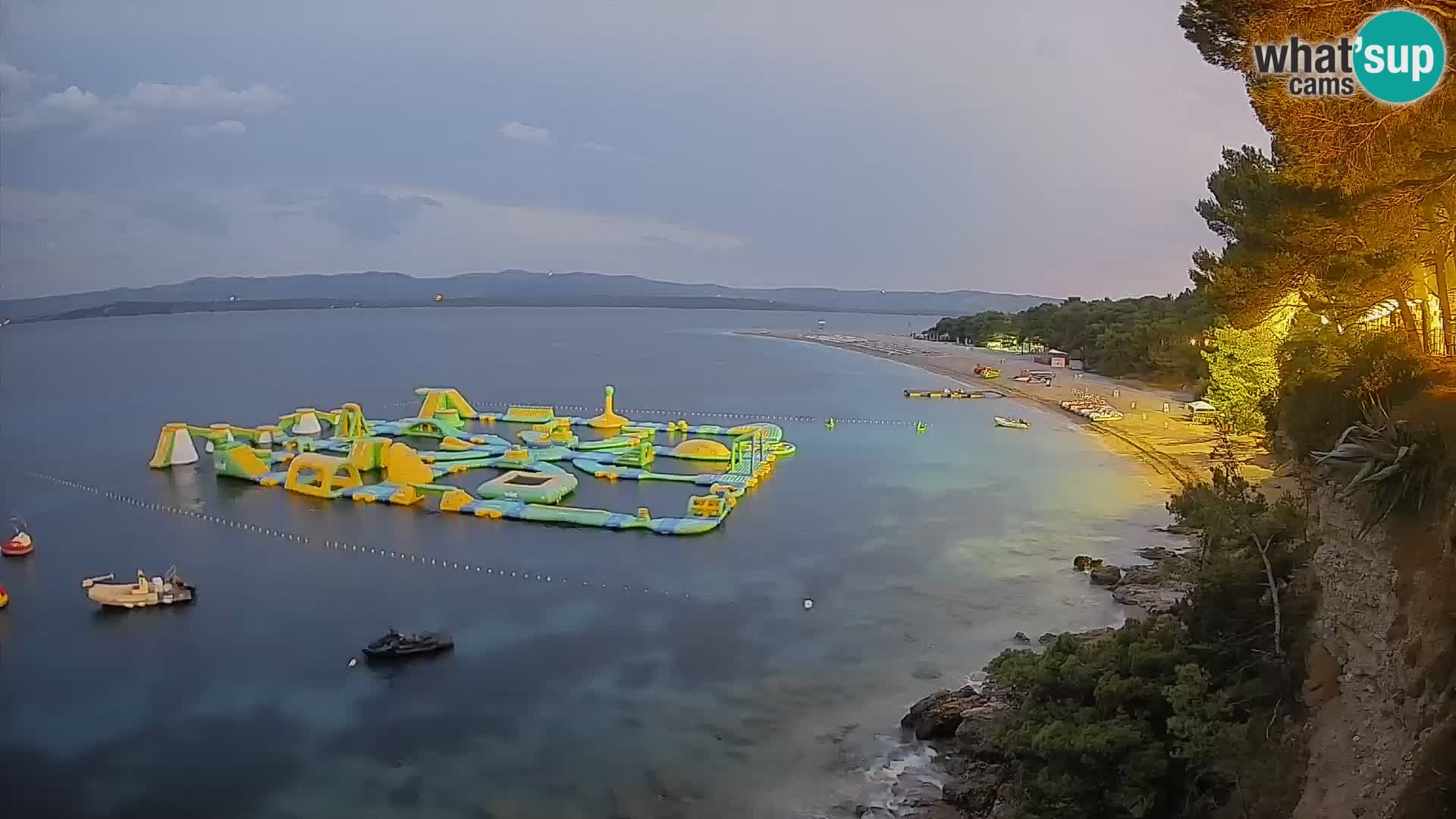Spletna kamera Bol Zlatni Rat – Pogled v živo z otoka Brač