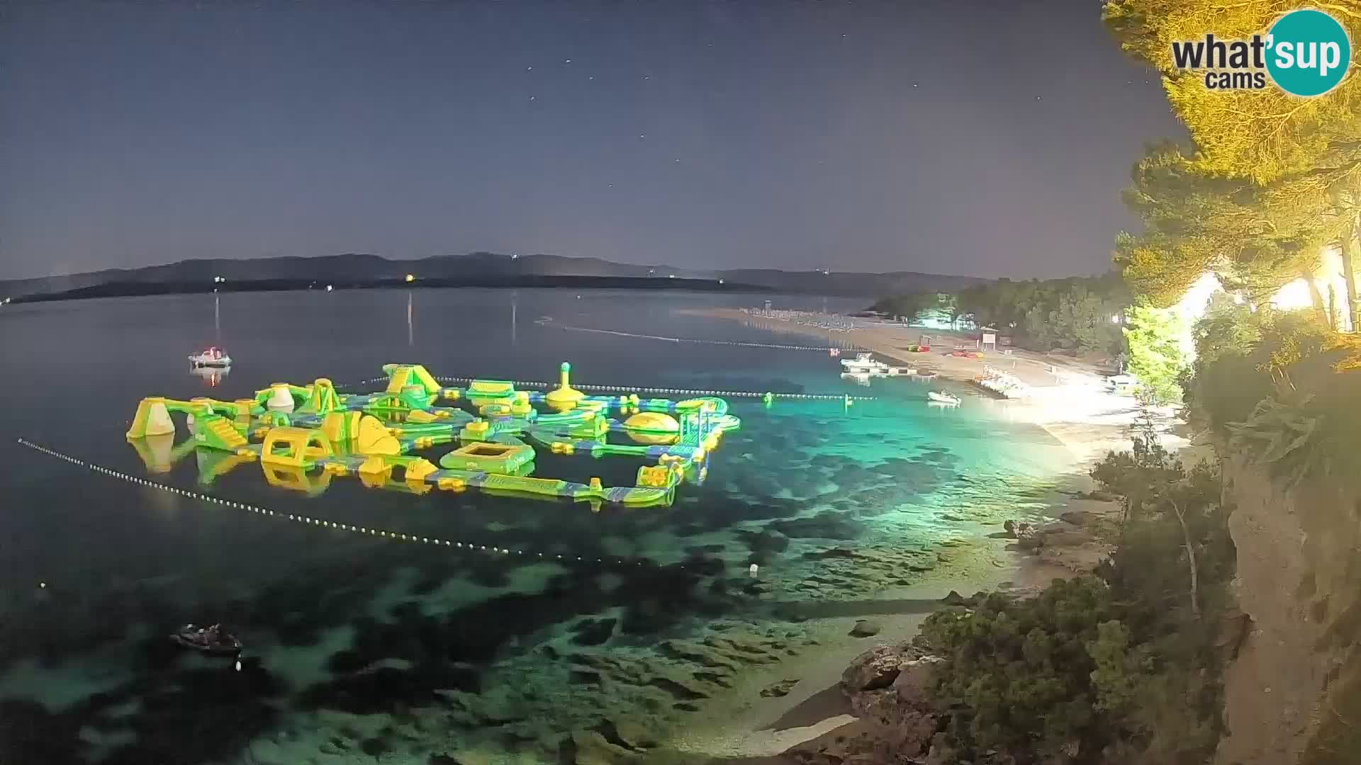 Spletna kamera Bol Zlatni Rat – Pogled v živo z otoka Brač