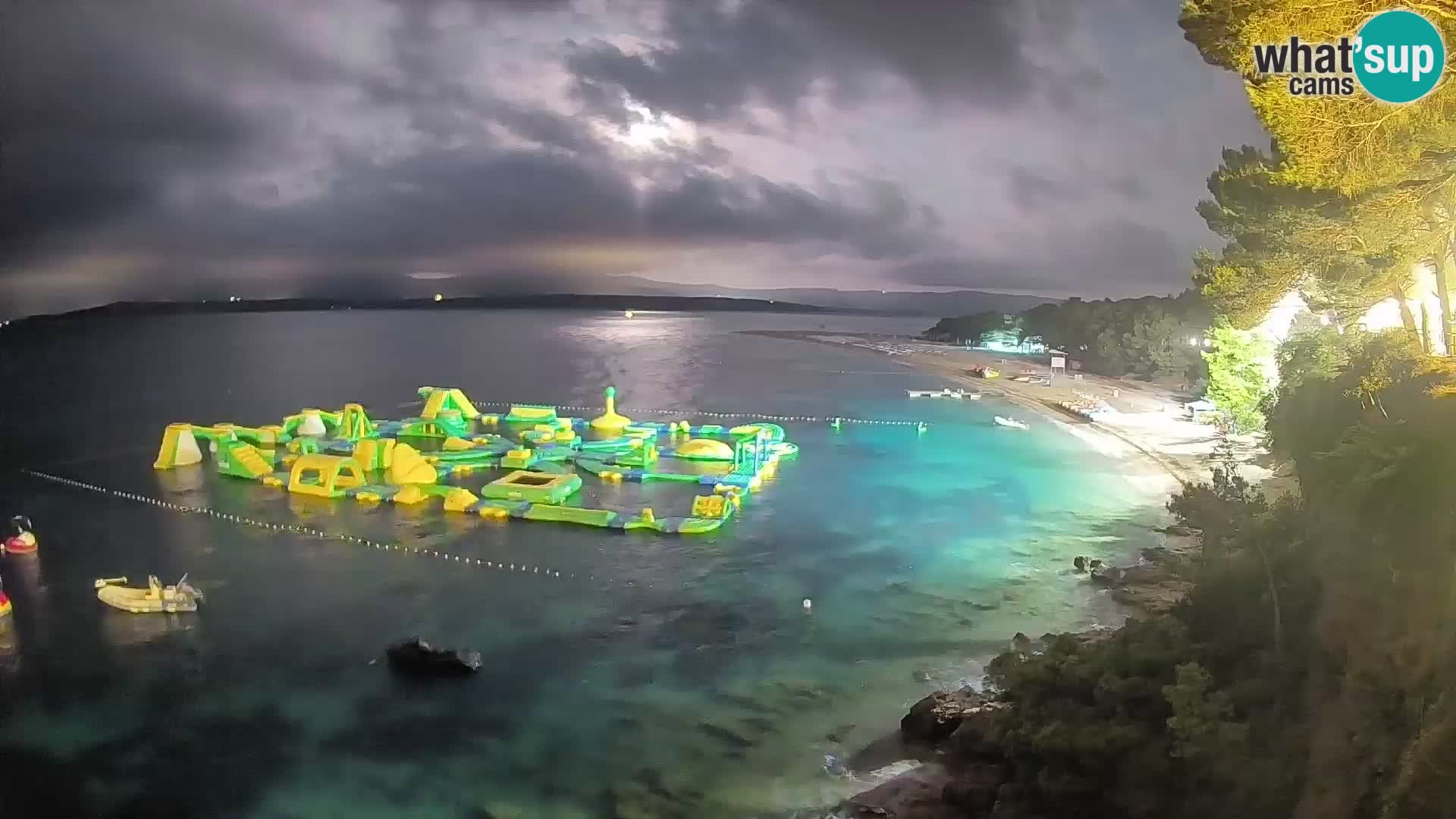 Webcam Zlatni Rat Bol – Liveblick vom berühmten Strand auf Brač