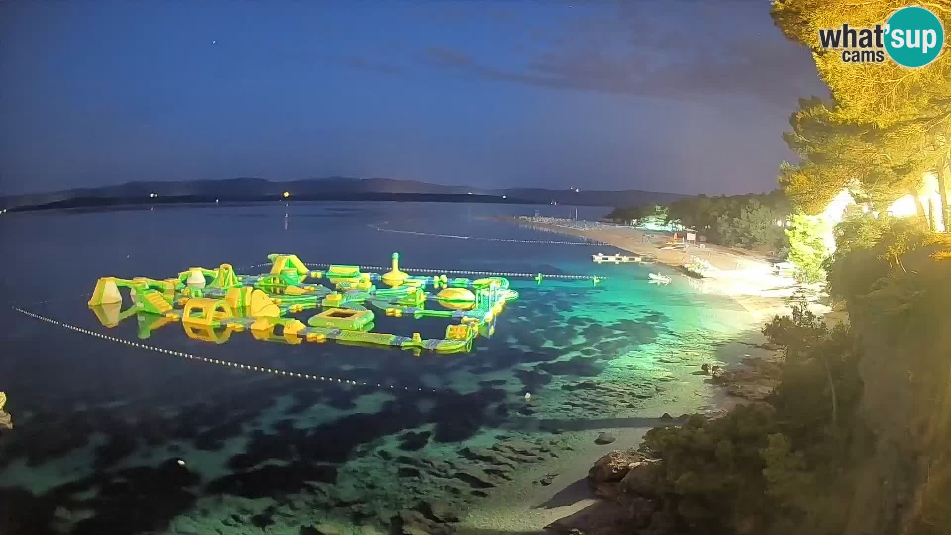 Spletna kamera Bol Zlatni Rat – Pogled v živo z otoka Brač