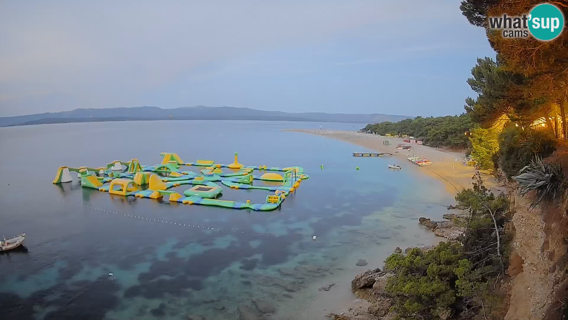 Spletna kamera Bol Zlatni Rat – Pogled v živo z otoka Brač