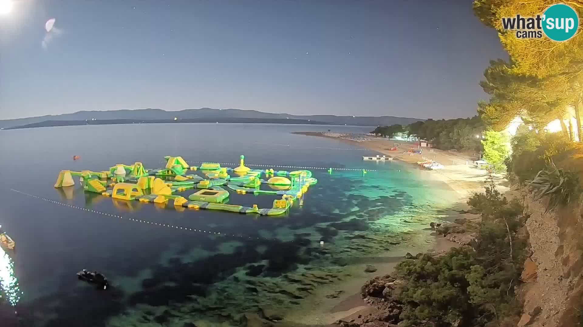 Spletna kamera Bol Zlatni Rat – Pogled v živo z otoka Brač