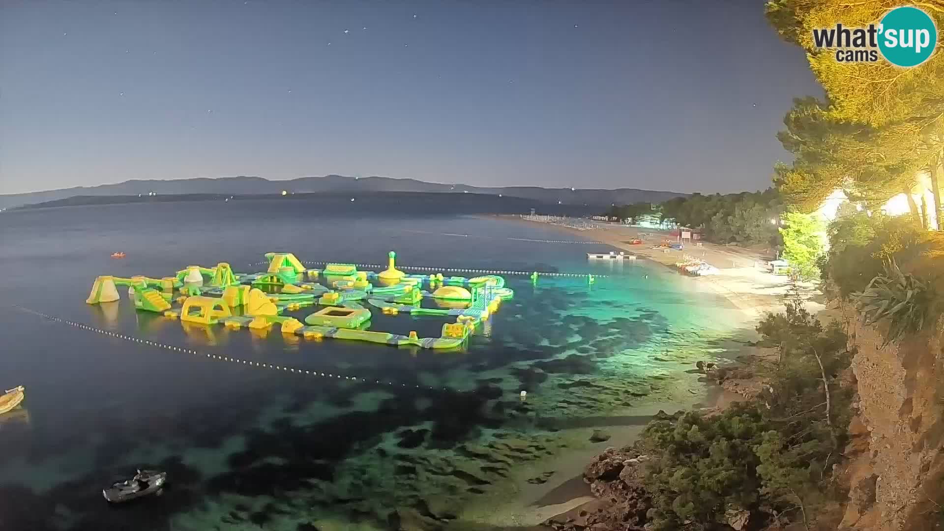 Spletna kamera Bol Zlatni Rat – Pogled v živo z otoka Brač