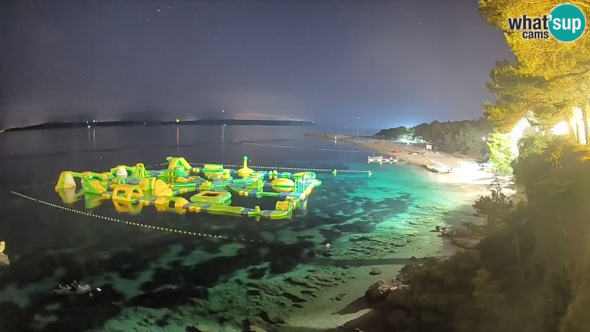 Web kamera Bol Zlatni Rat – Pogled uživo s otoka Brača