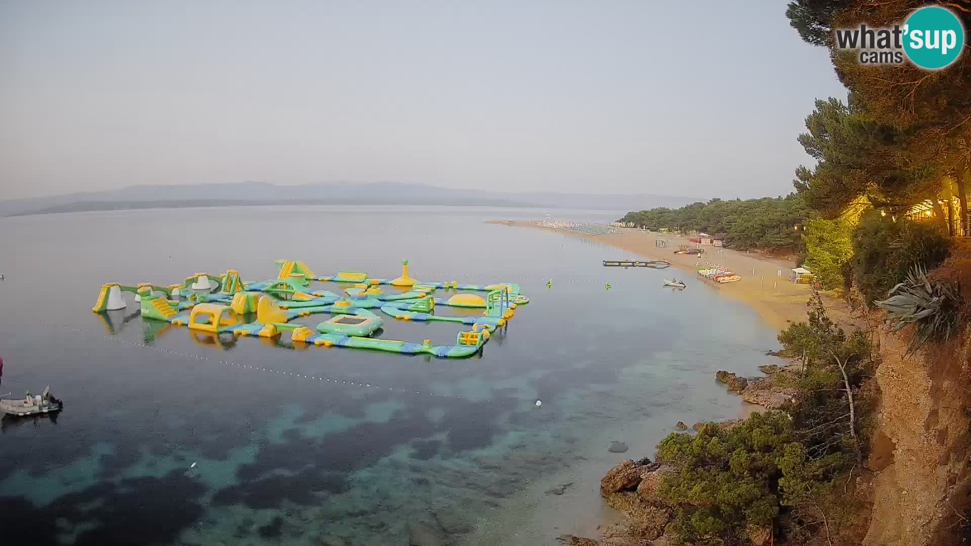 Web kamera Bol Zlatni Rat – Pogled uživo s otoka Brača