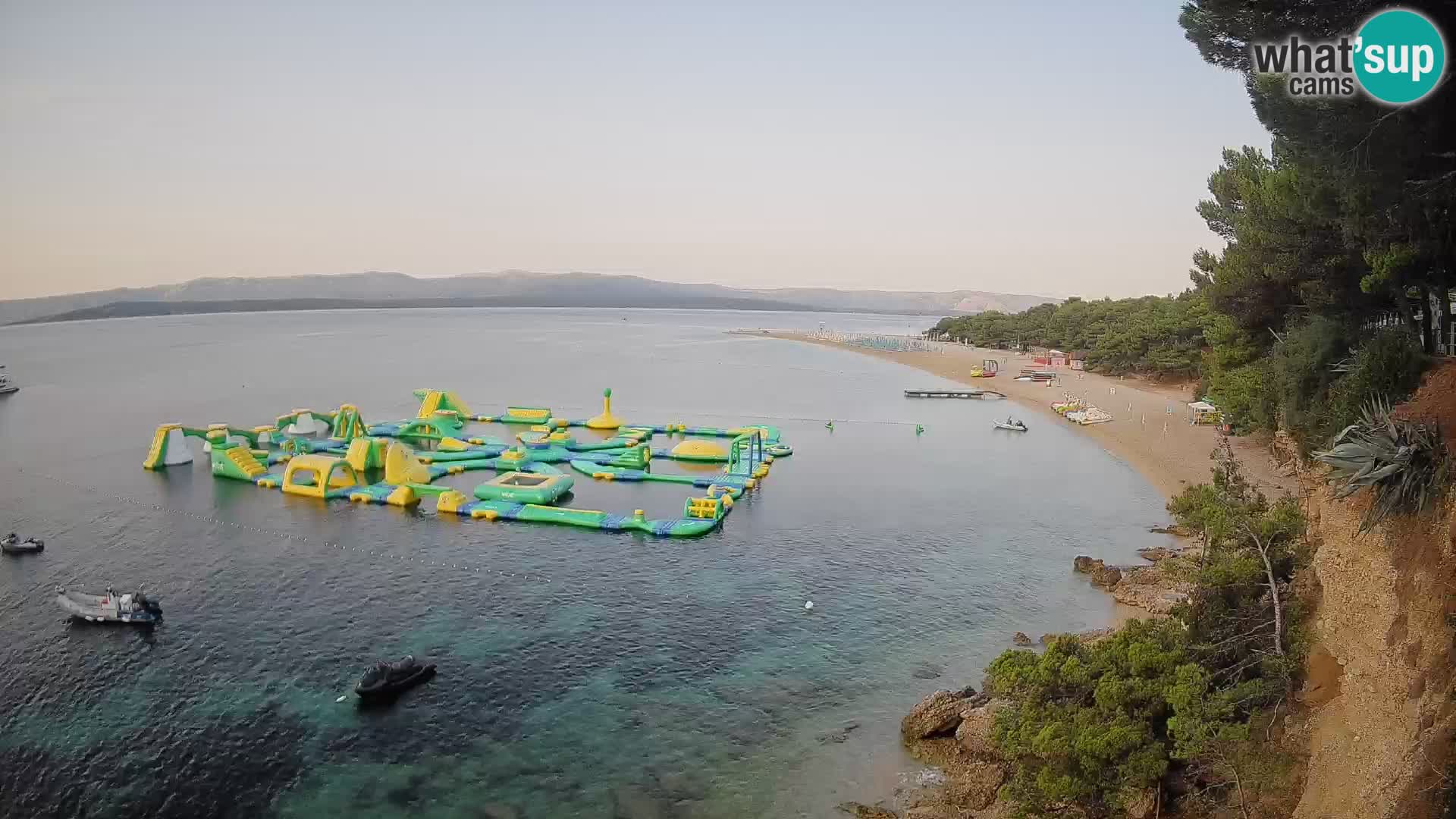 Web kamera Bol Zlatni Rat – Pogled uživo s otoka Brača
