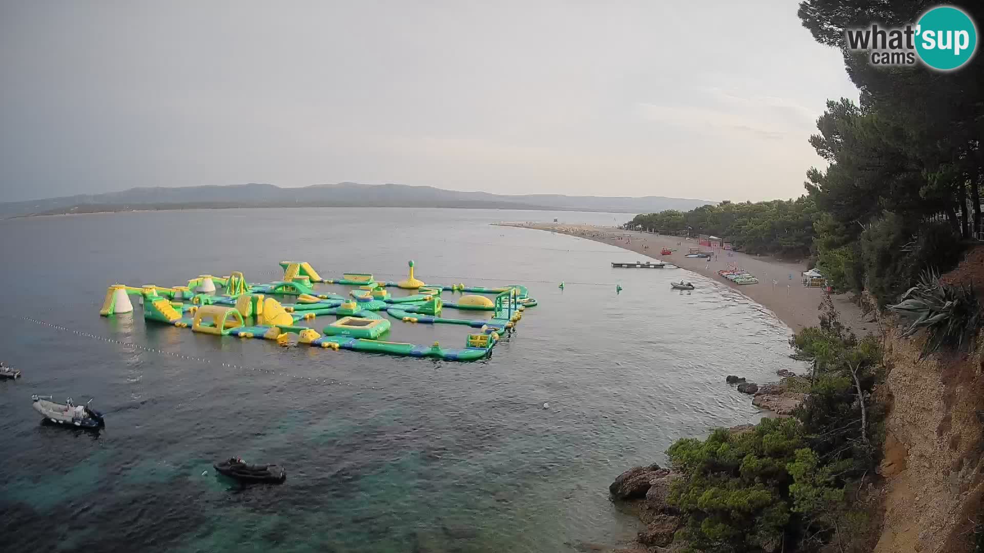 Spletna kamera Bol Zlatni Rat – Pogled v živo z otoka Brač