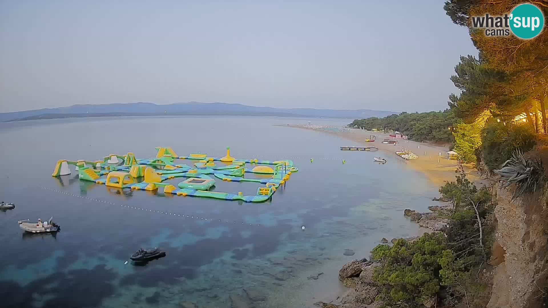 Spletna kamera Bol Zlatni Rat – Pogled v živo z otoka Brač
