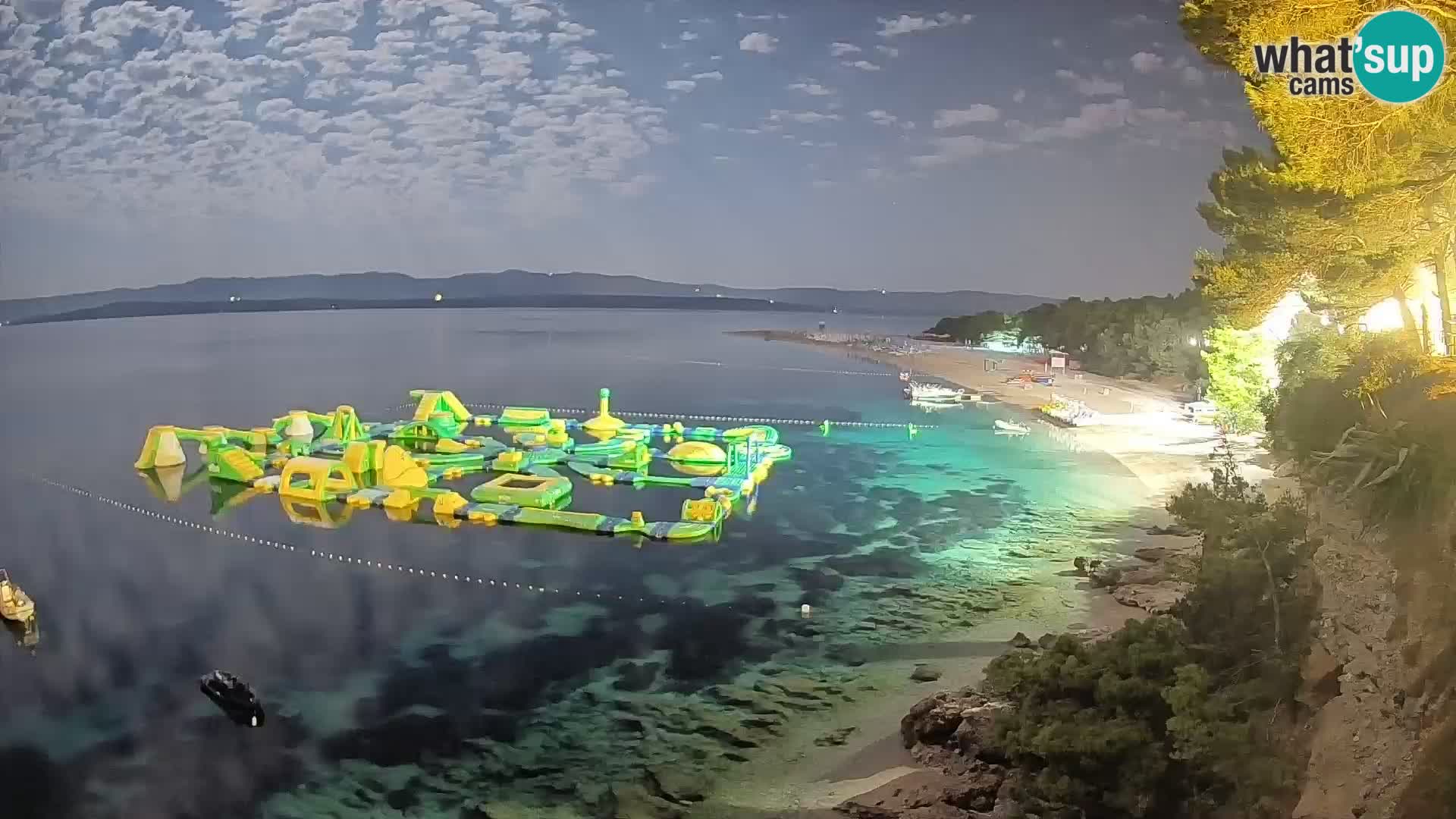 Spletna kamera Bol Zlatni Rat – Pogled v živo z otoka Brač