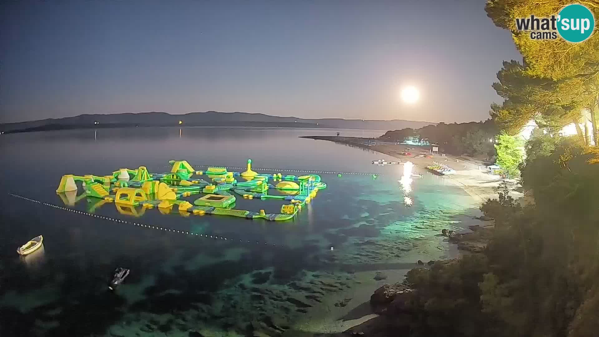 Spletna kamera Bol Zlatni Rat – Pogled v živo z otoka Brač