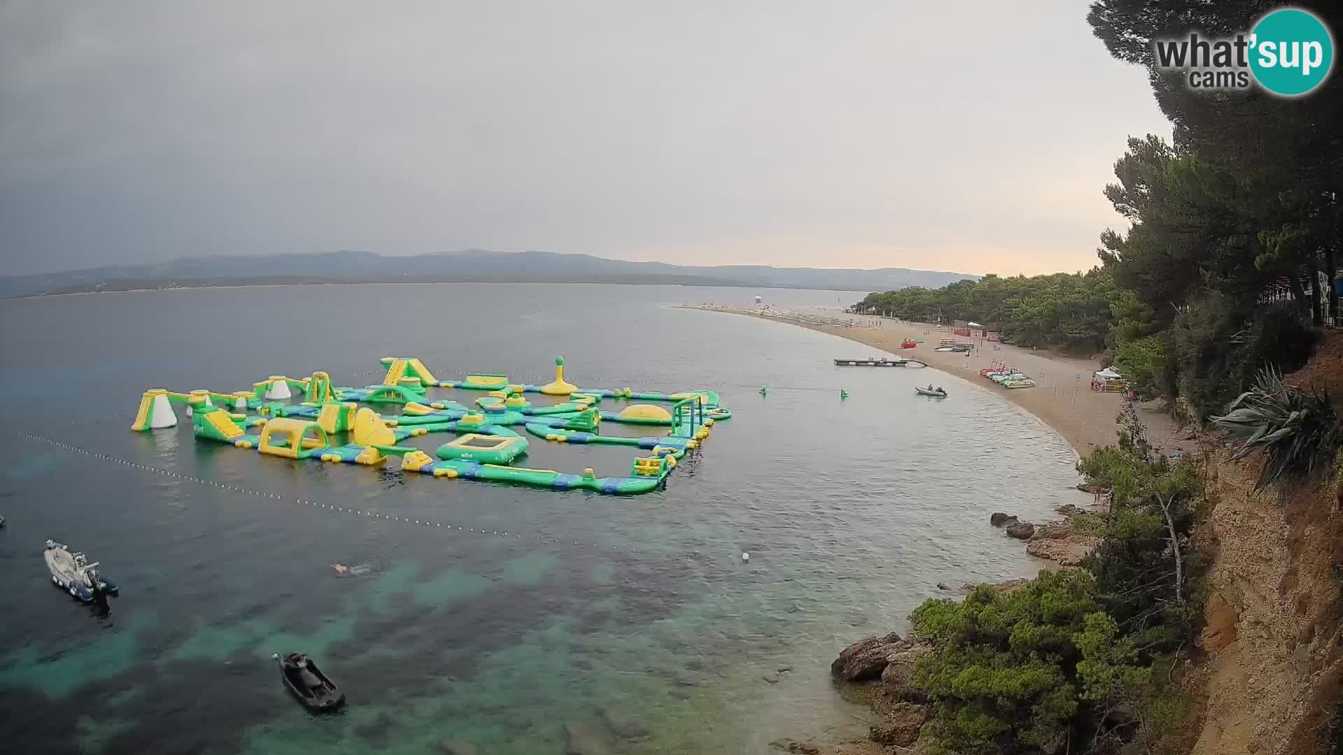 Web kamera Bol Zlatni Rat – Pogled uživo s otoka Brača