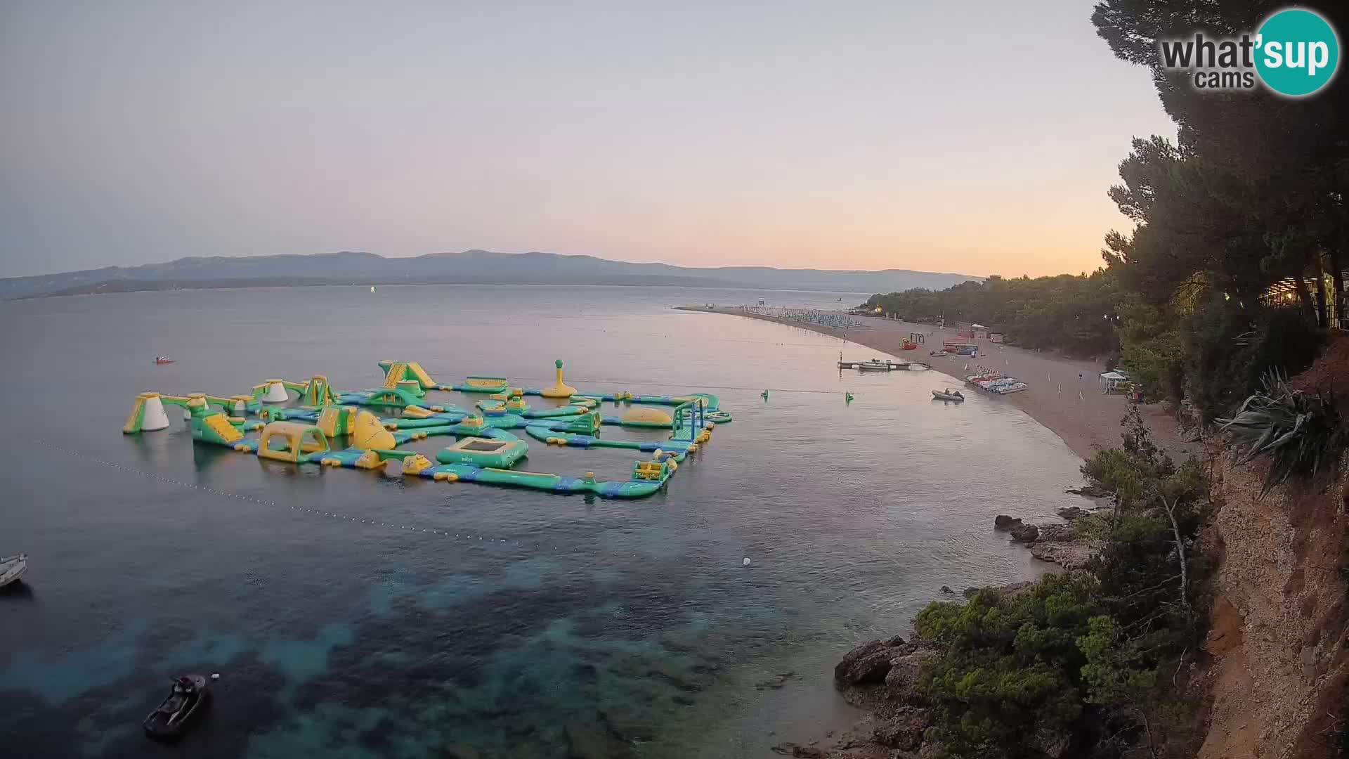 Spletna kamera Bol Zlatni Rat – Pogled v živo z otoka Brač