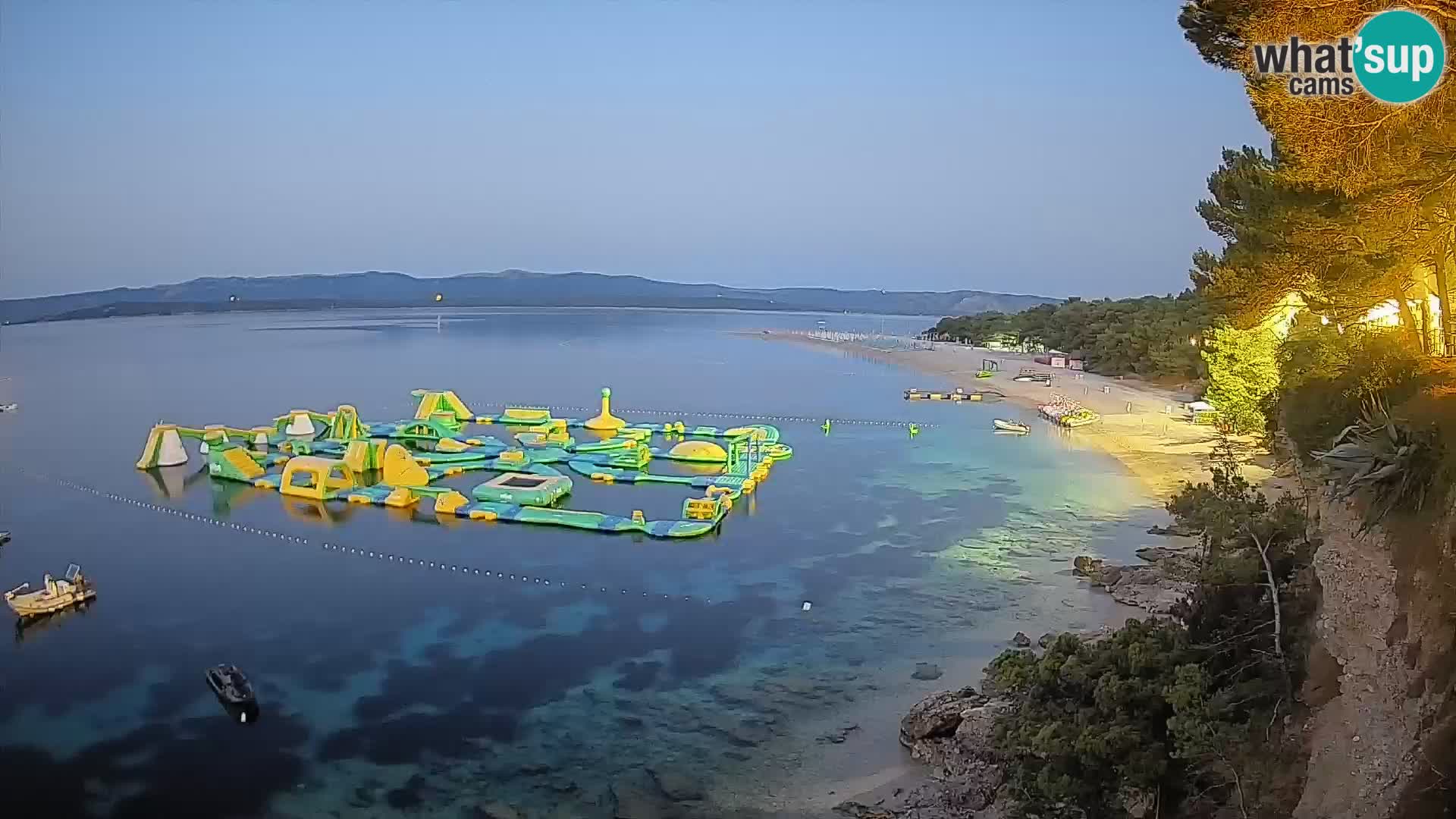 Web kamera Bol Zlatni Rat – Pogled uživo s otoka Brača