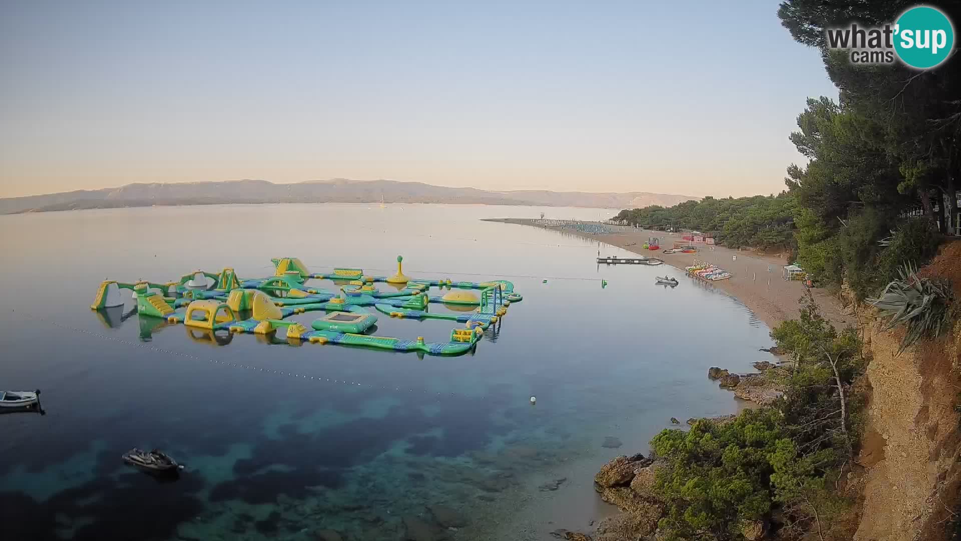 Web kamera Bol Zlatni Rat – Pogled uživo s otoka Brača