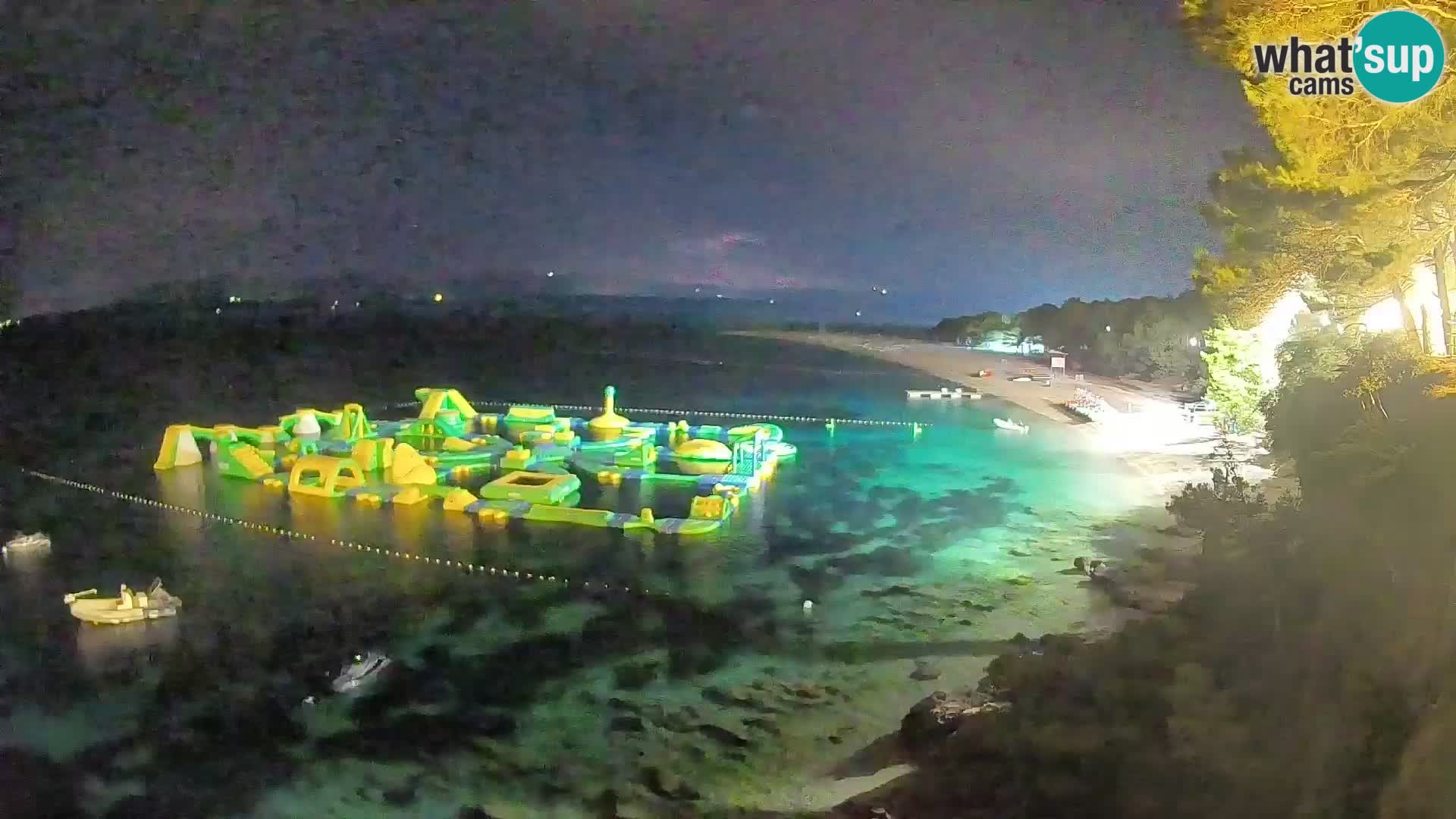 Webcam Zlatni Rat Bol – Liveblick vom berühmten Strand auf Brač