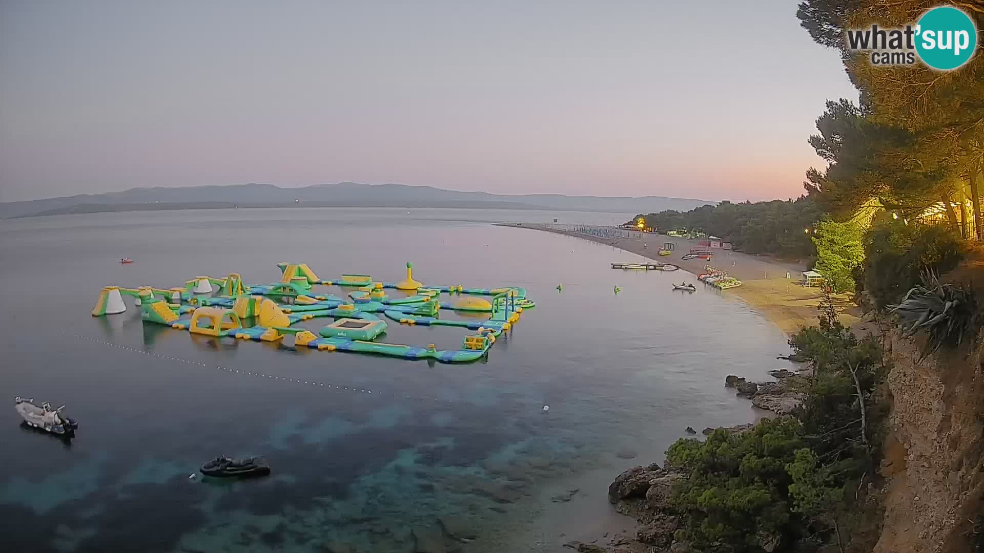 Web kamera Bol Zlatni Rat – Pogled uživo s otoka Brača