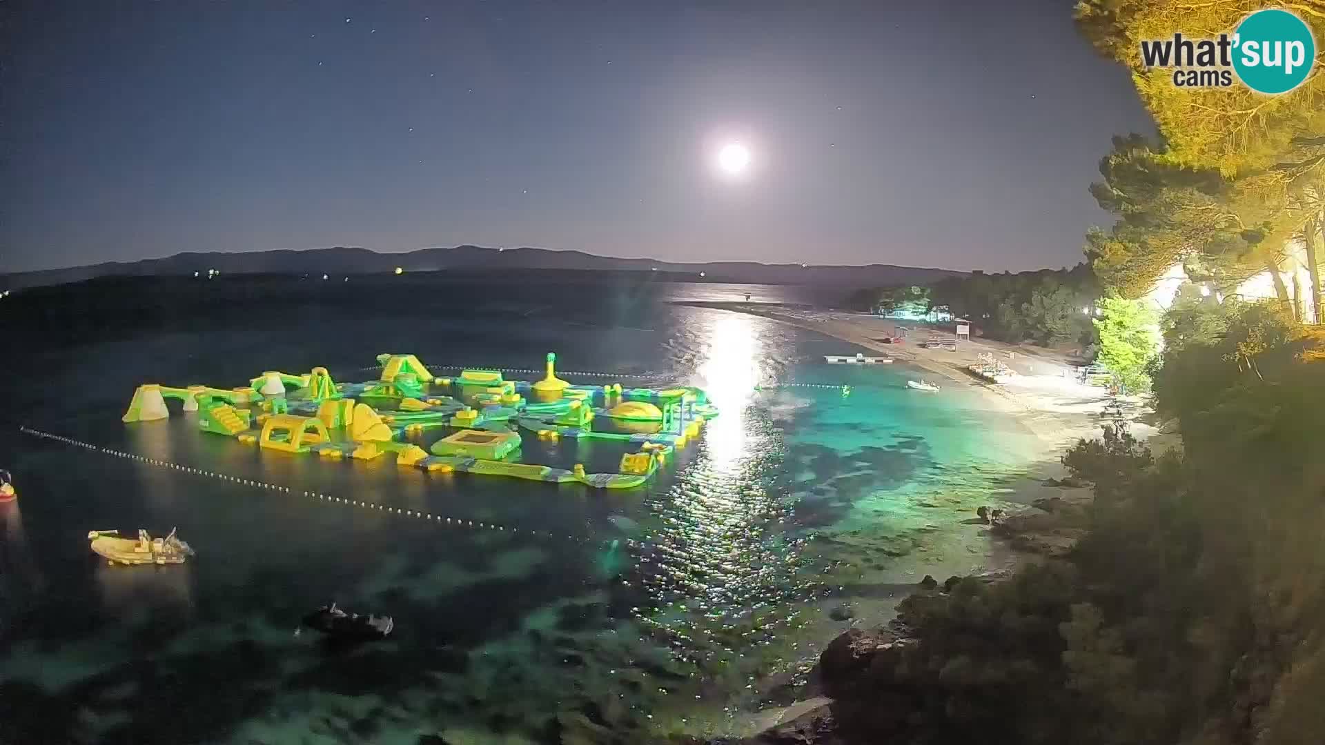 Spletna kamera Bol Zlatni Rat – Pogled v živo z otoka Brač