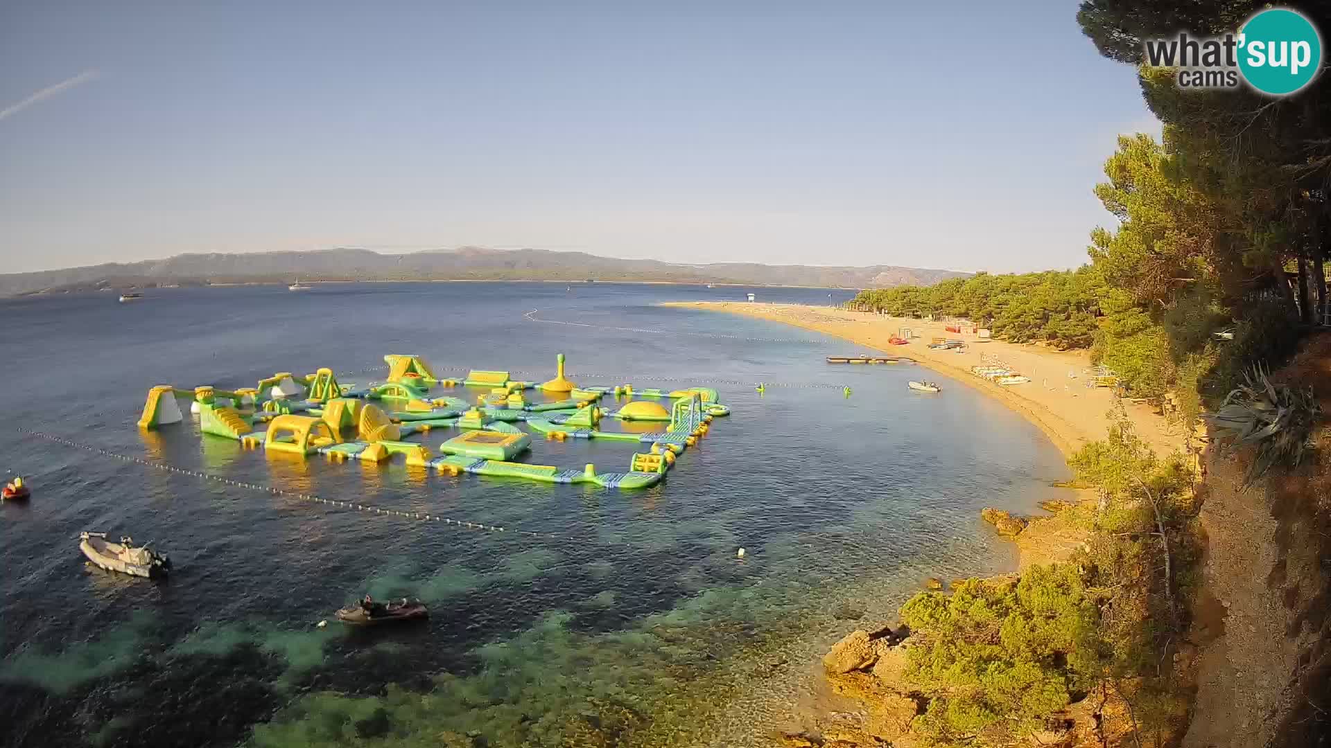 Web kamera Bol Zlatni Rat – Pogled uživo s otoka Brača