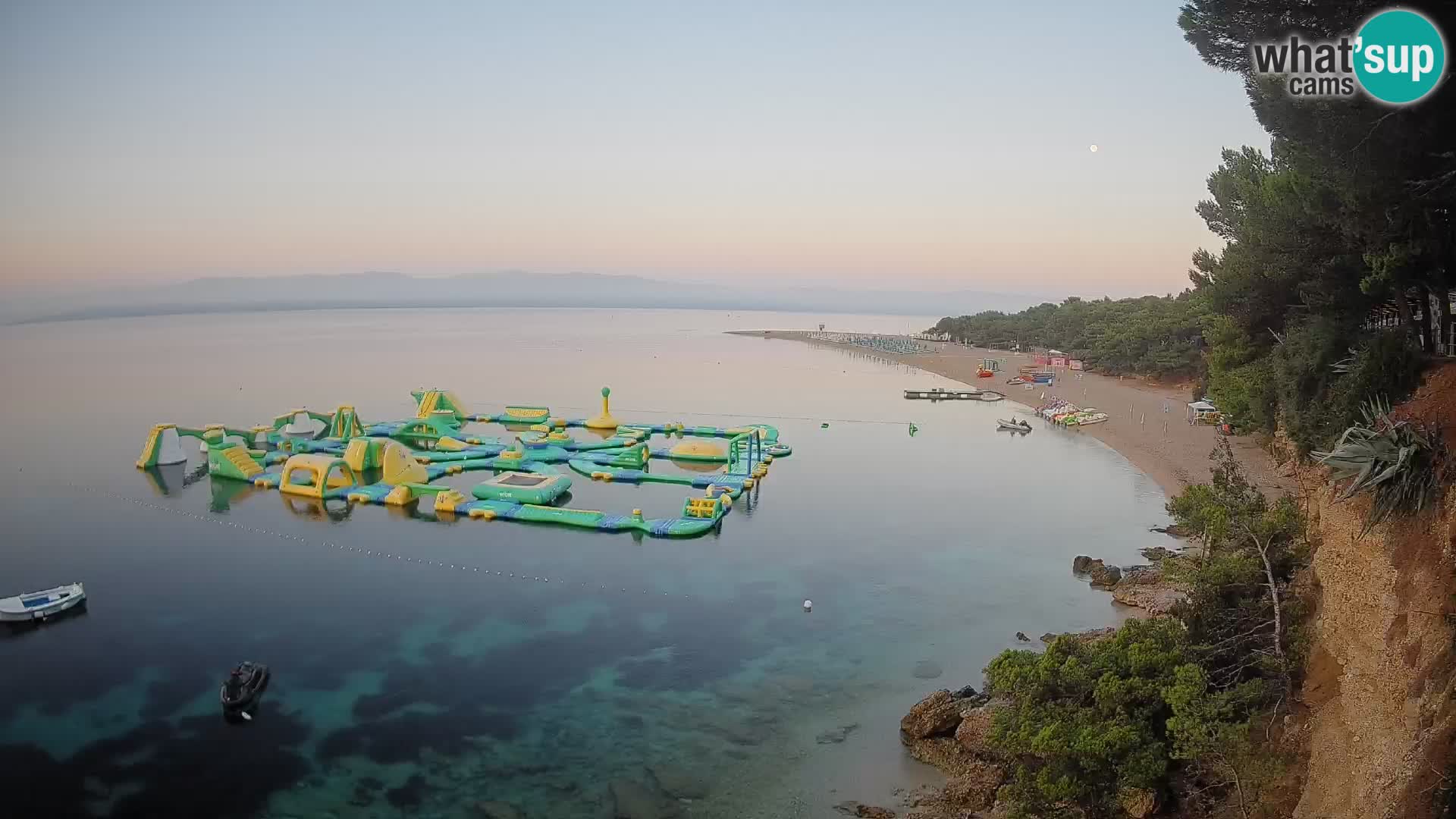 Web kamera Bol Zlatni Rat – Pogled uživo s otoka Brača