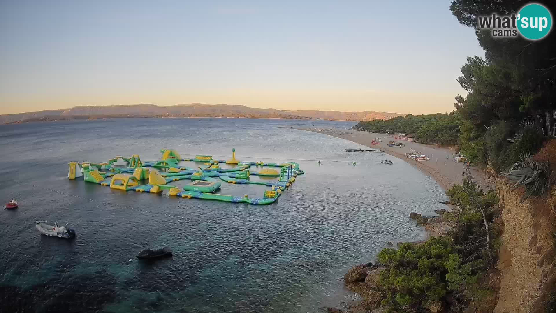Spletna kamera Bol Zlatni Rat – Pogled v živo z otoka Brač