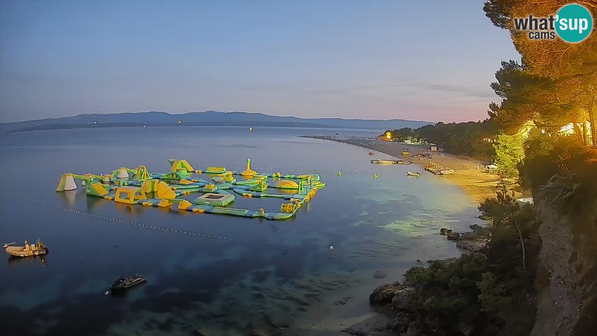 Spletna kamera Bol Zlatni Rat – Pogled v živo z otoka Brač
