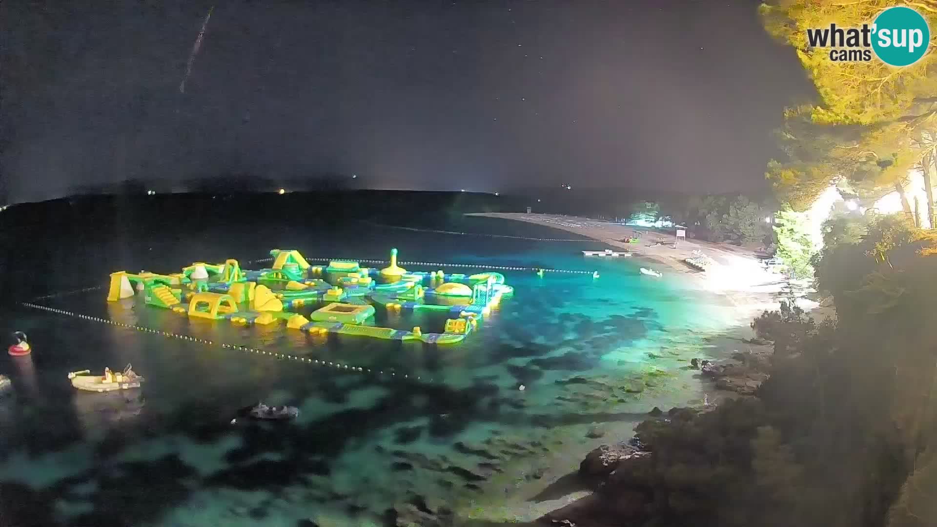 Spletna kamera Bol Zlatni Rat – Pogled v živo z otoka Brač
