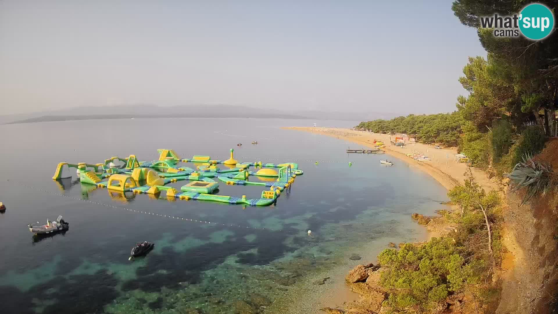Web kamera Bol Zlatni Rat – Pogled uživo s otoka Brača