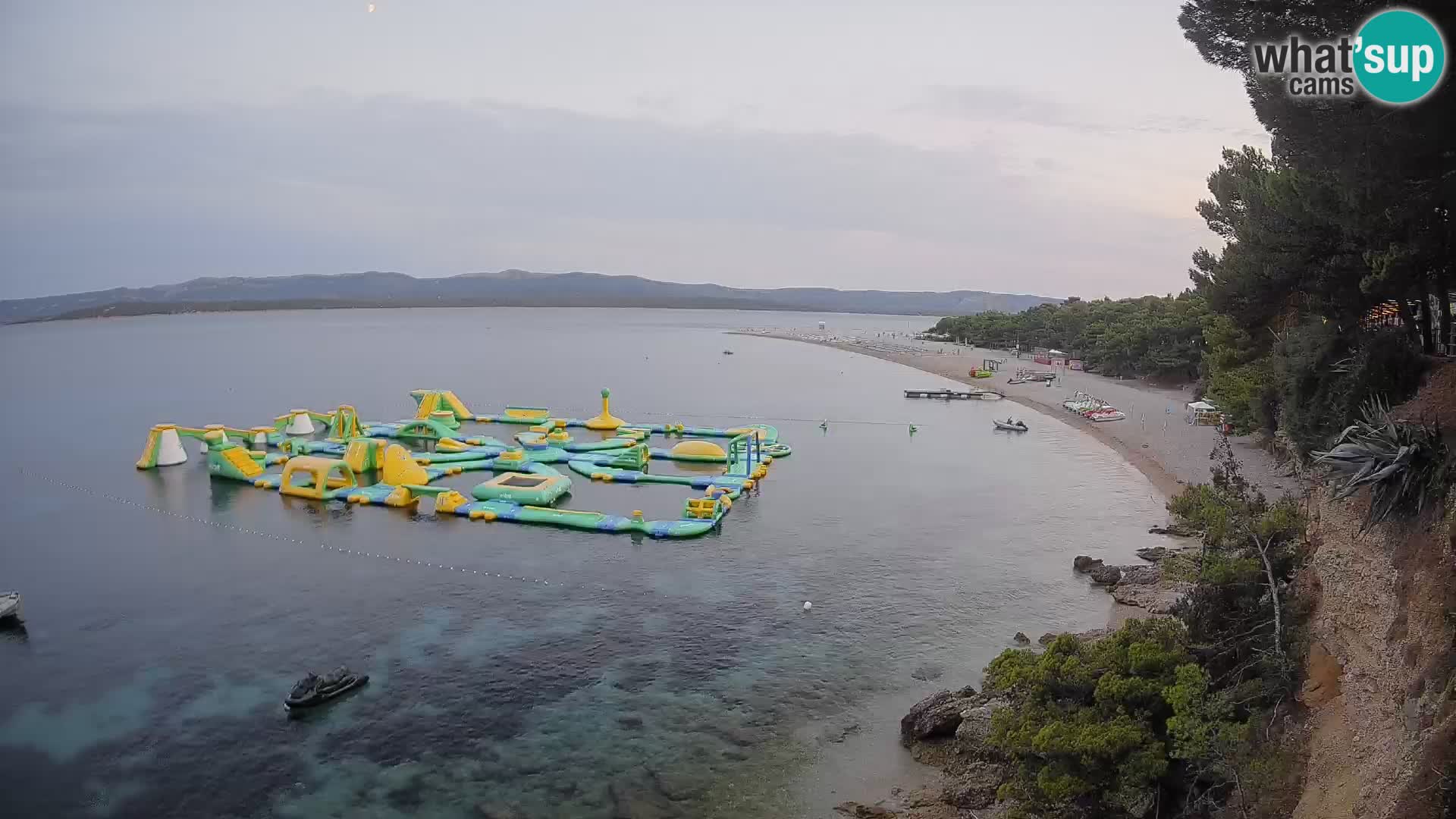 Web kamera Bol Zlatni Rat – Pogled uživo s otoka Brača